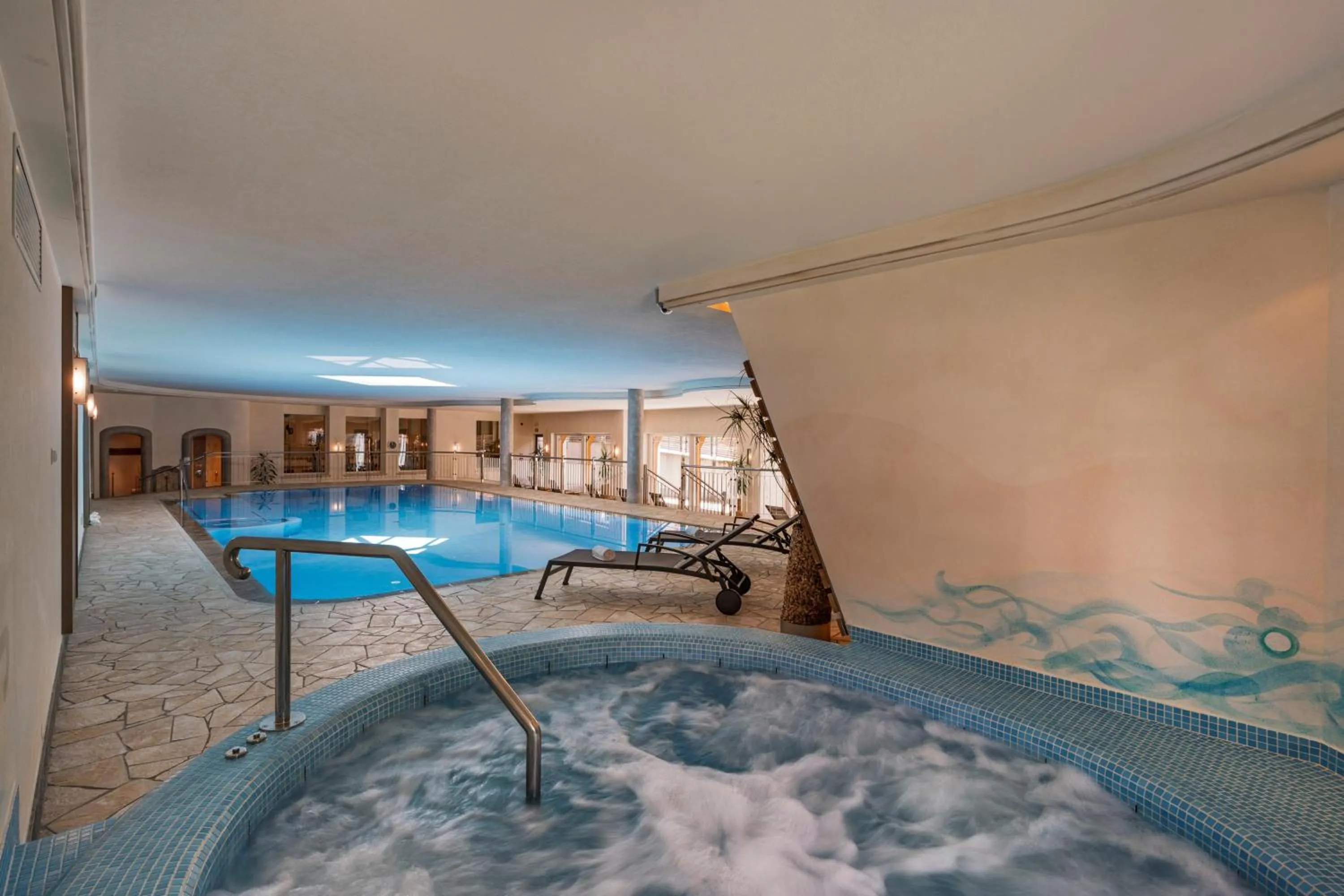 Swimming pool in Hotel Eller