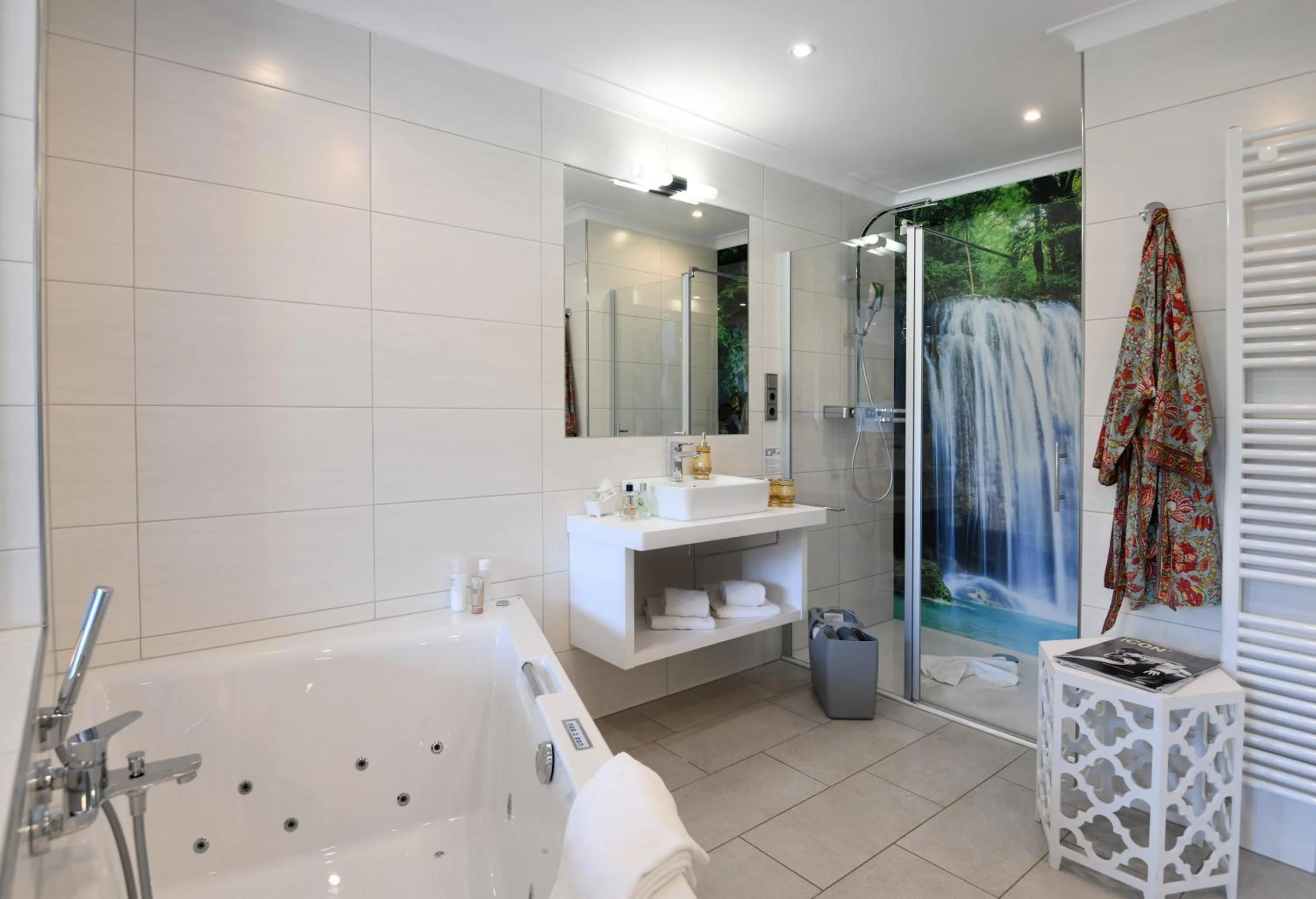 Bathroom in Moselstern Parkhotel Krähennest