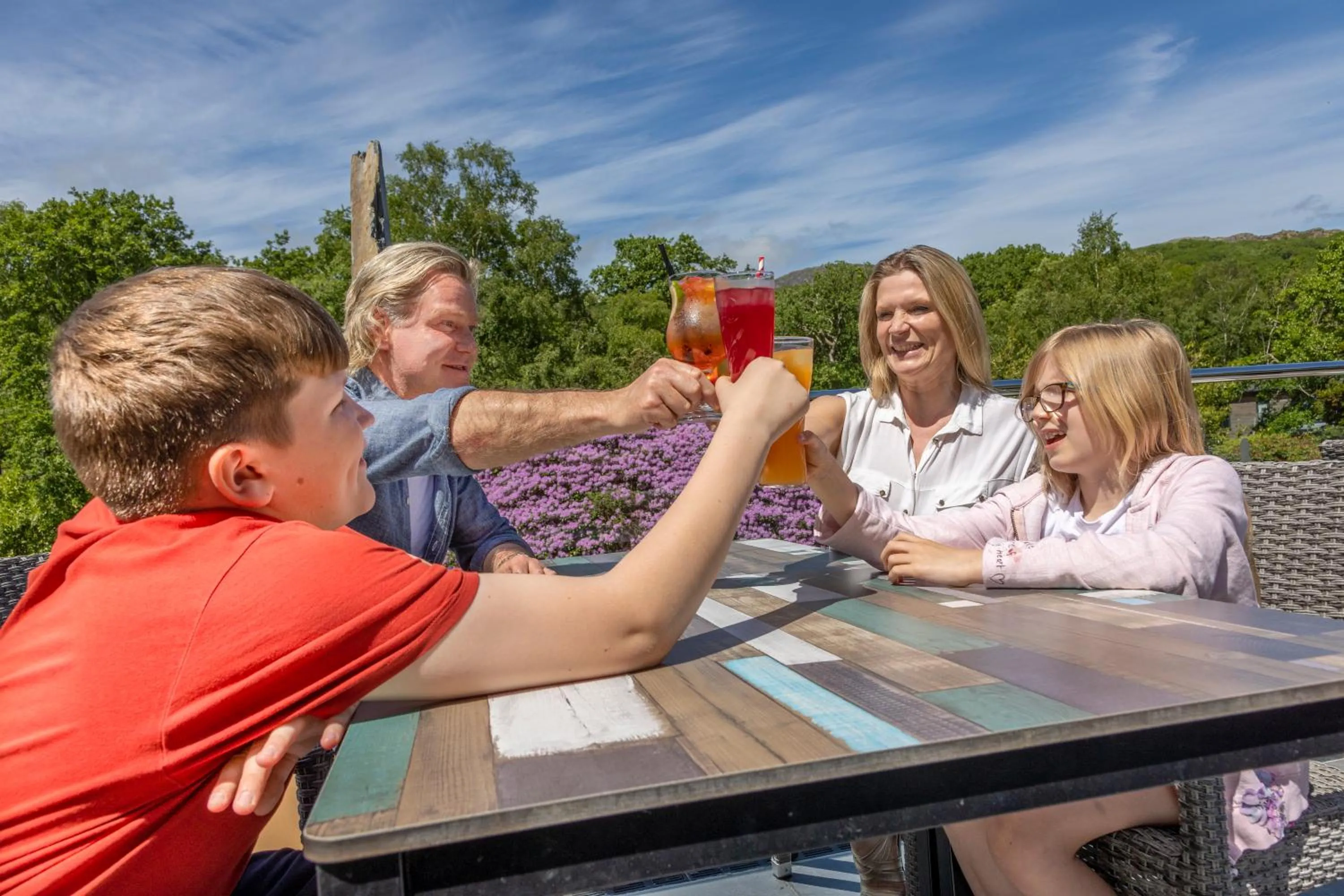 Restaurant/places to eat in Aberdunant Hall Holiday Park