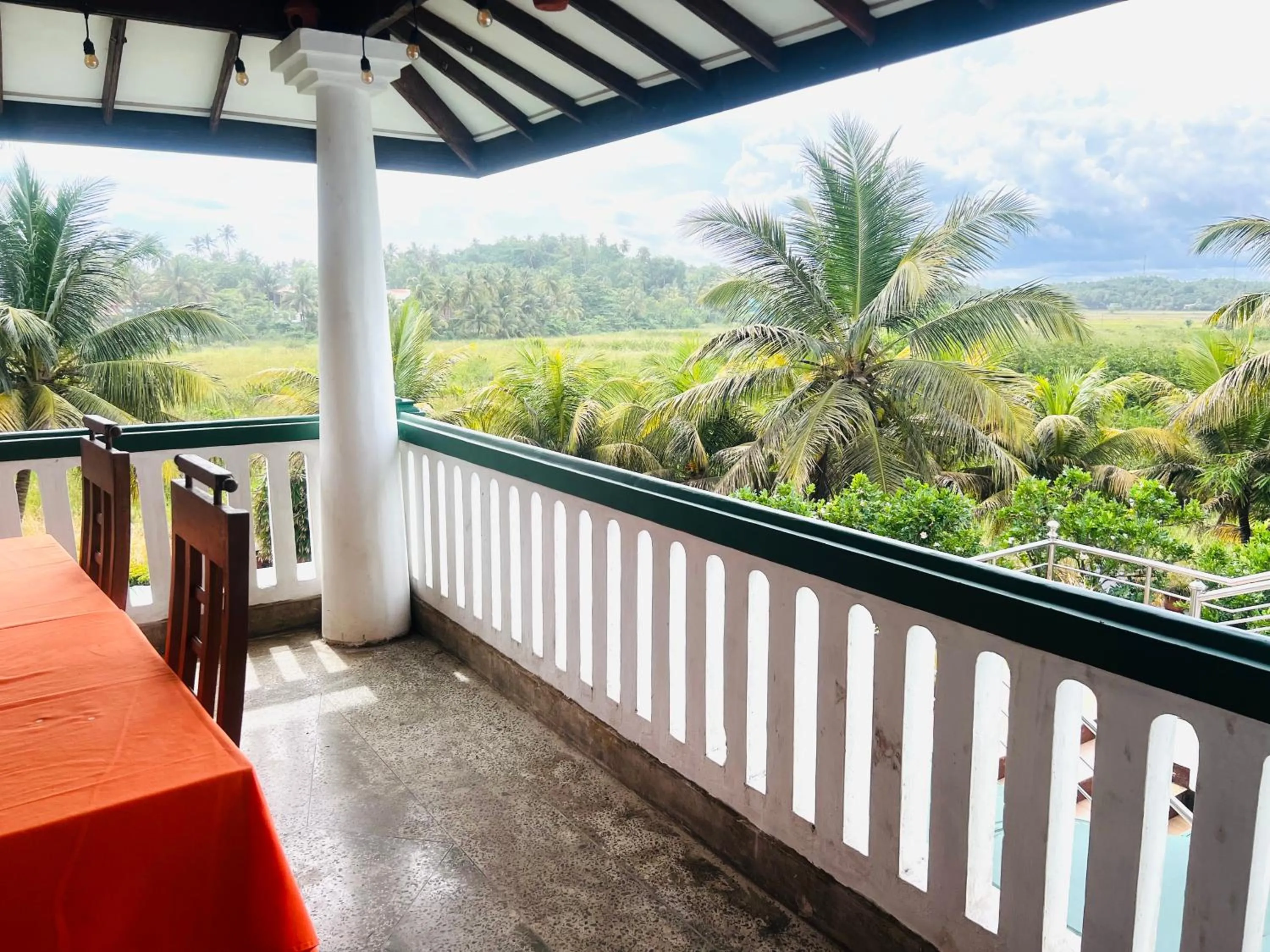 Island House Hiriketiya