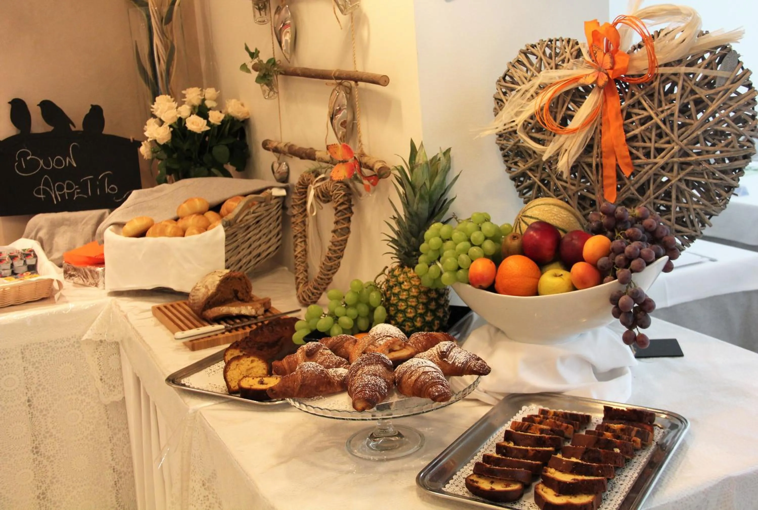 Buffet breakfast in Hotel Castiglione