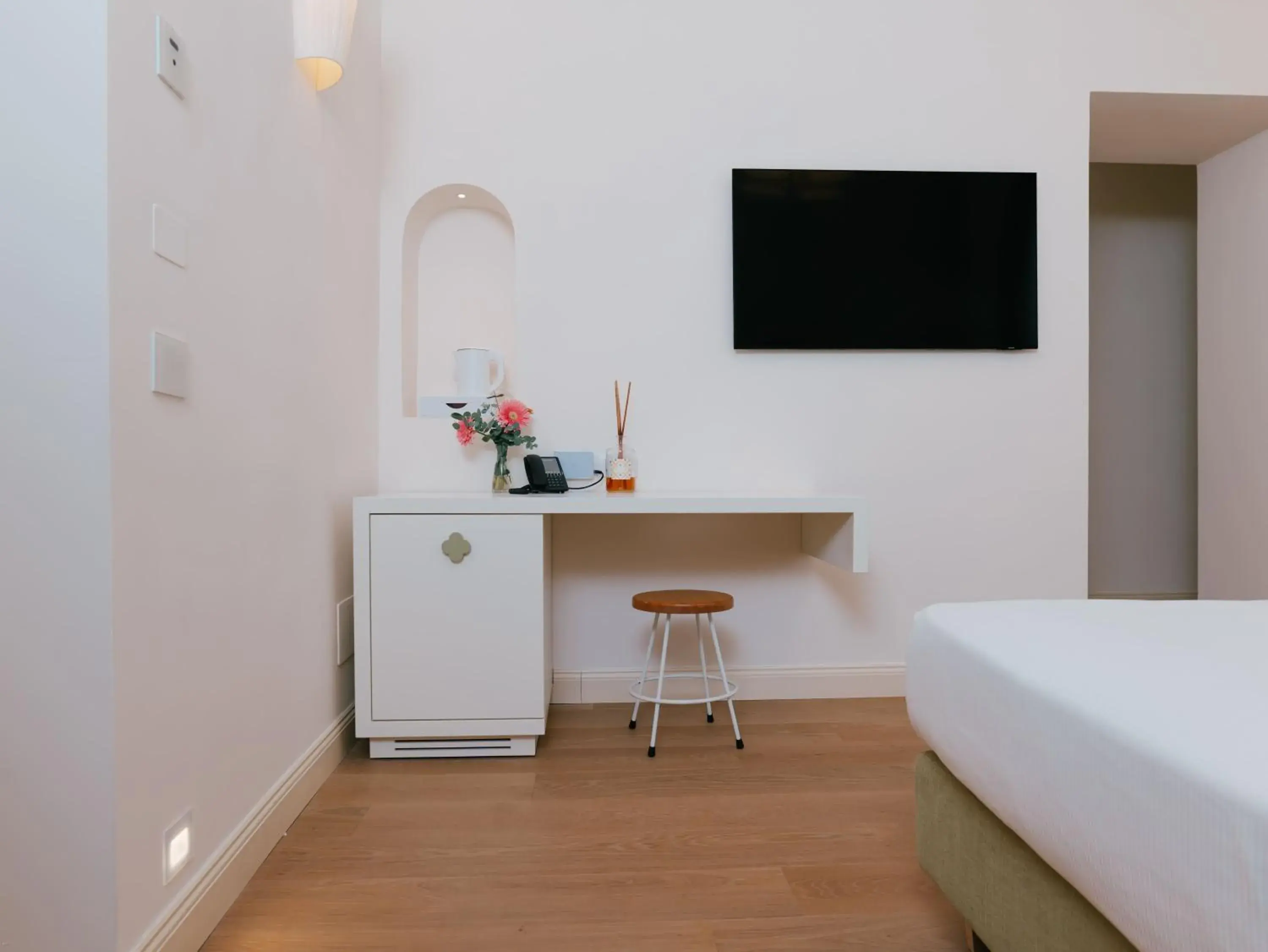 Photo of the whole room, Bed in Unconventional Sorrento Coast Photo of the whole room, Bed in Unconventional Sorrento Coast