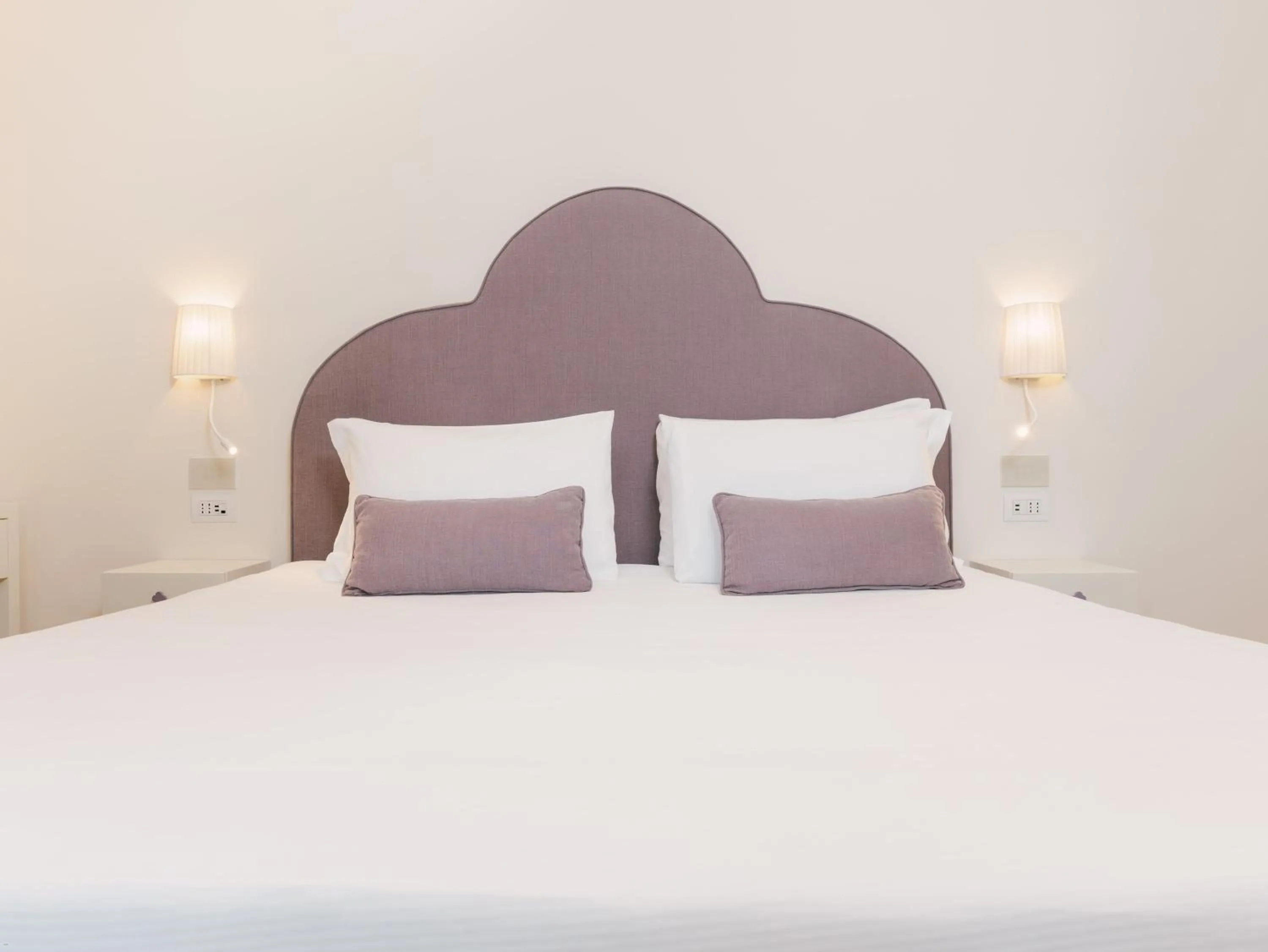 Bed in Unconventional Sorrento Coast