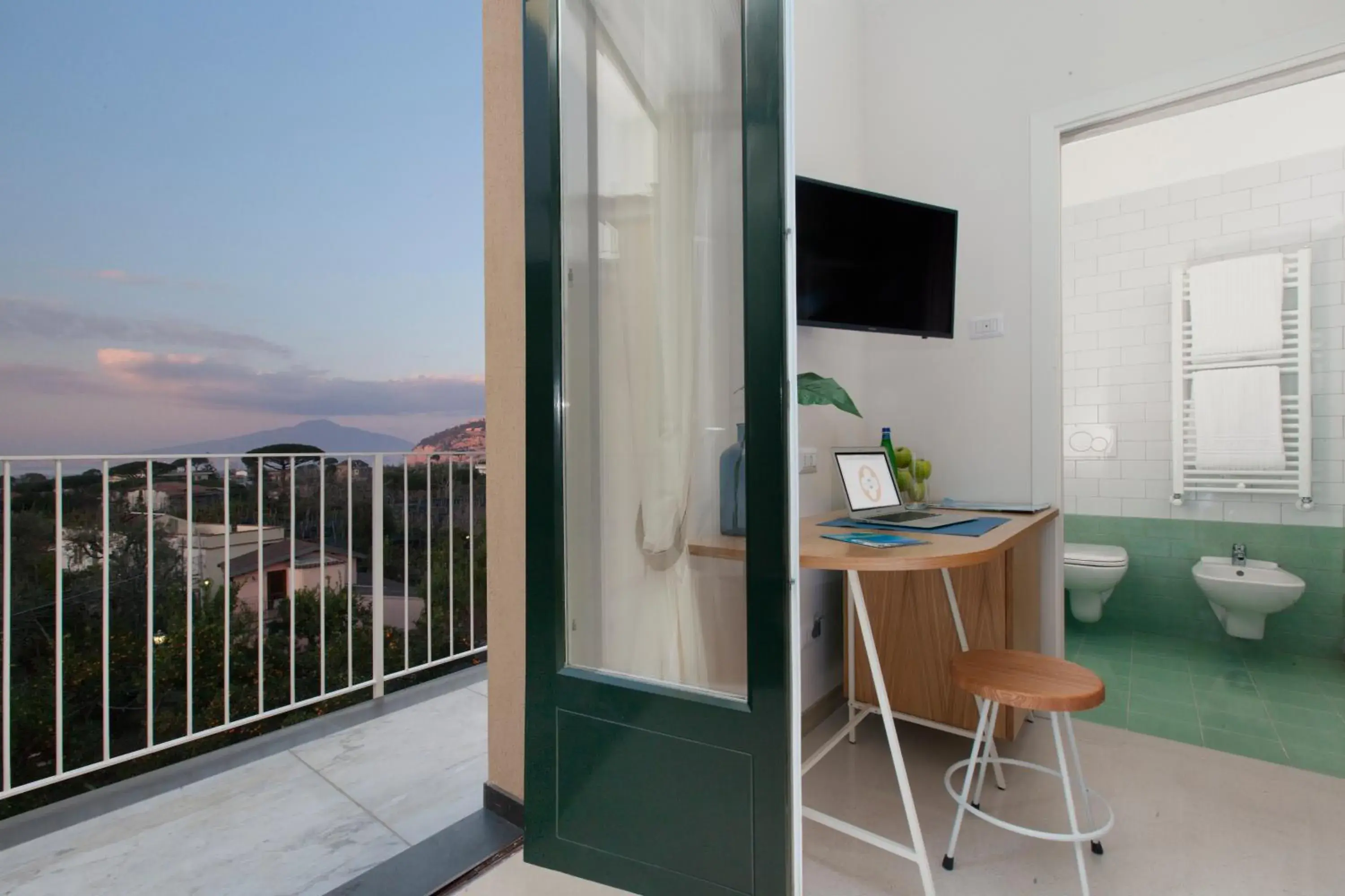 Sea view in Unconventional Sorrento Coast Sea view in Unconventional Sorrento Coast