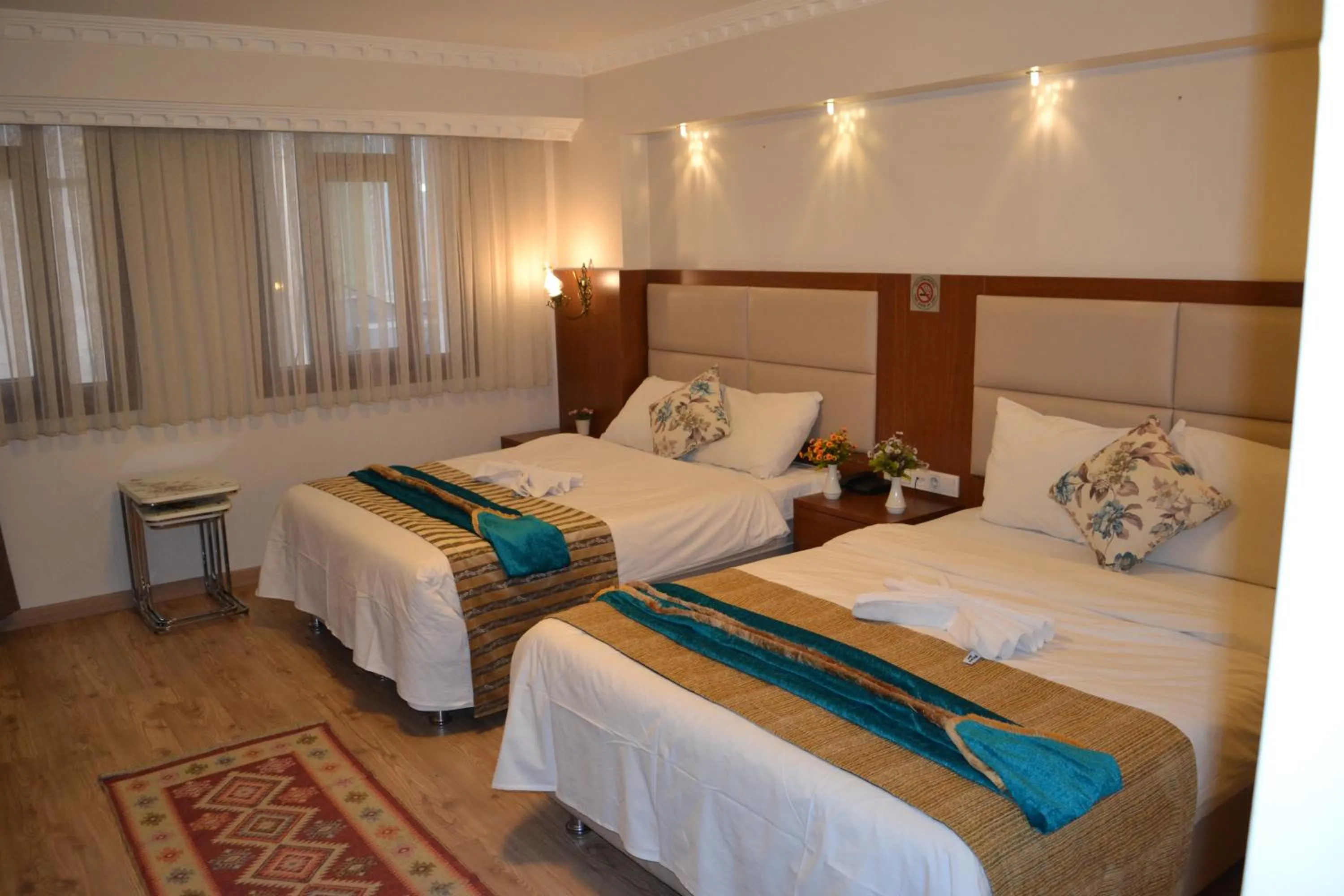 Bedroom, Bed in Peradise Hotel