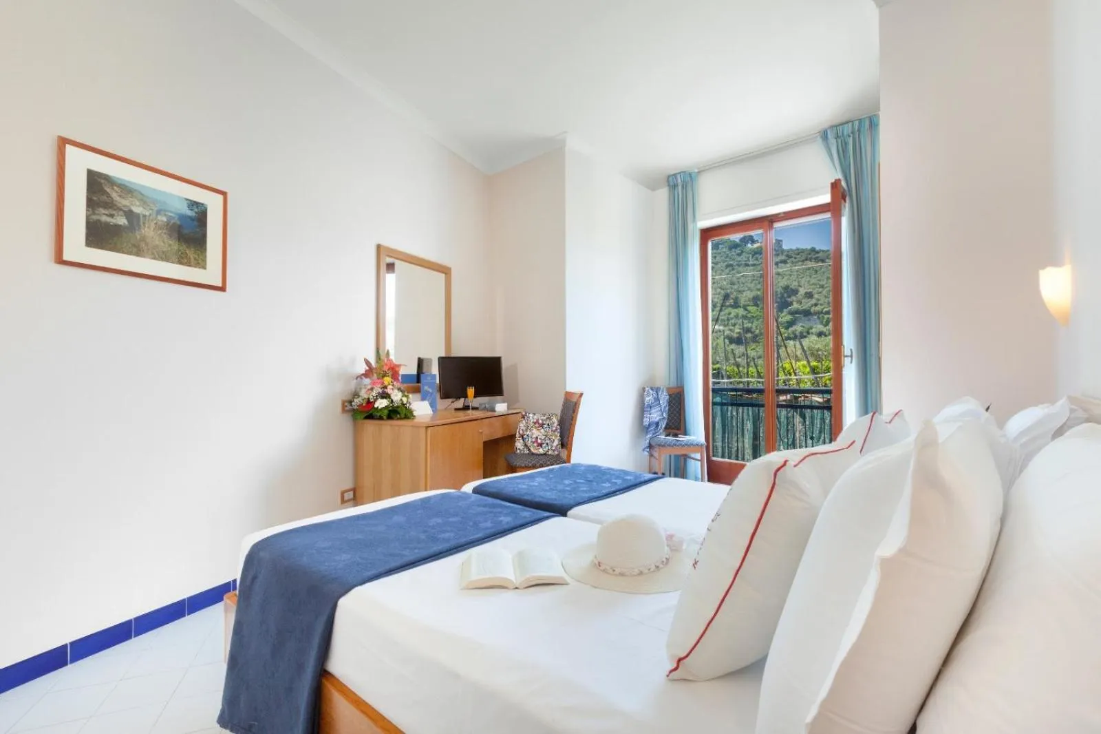 Bed in Hotel Piccolo Paradiso