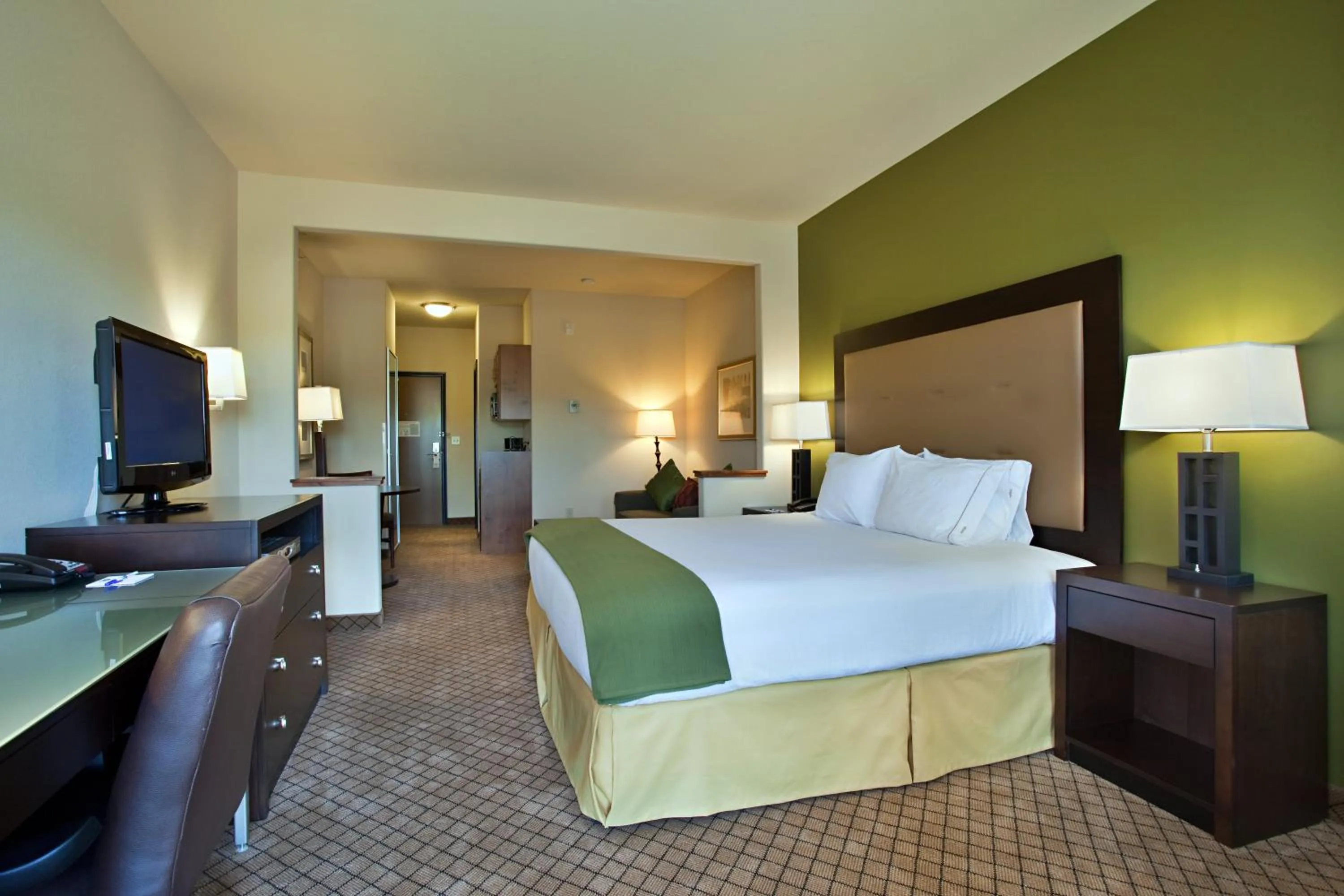Photo of the whole room, Bed in Holiday Inn Express Hotel & Suites Silt - Rifle by IHG