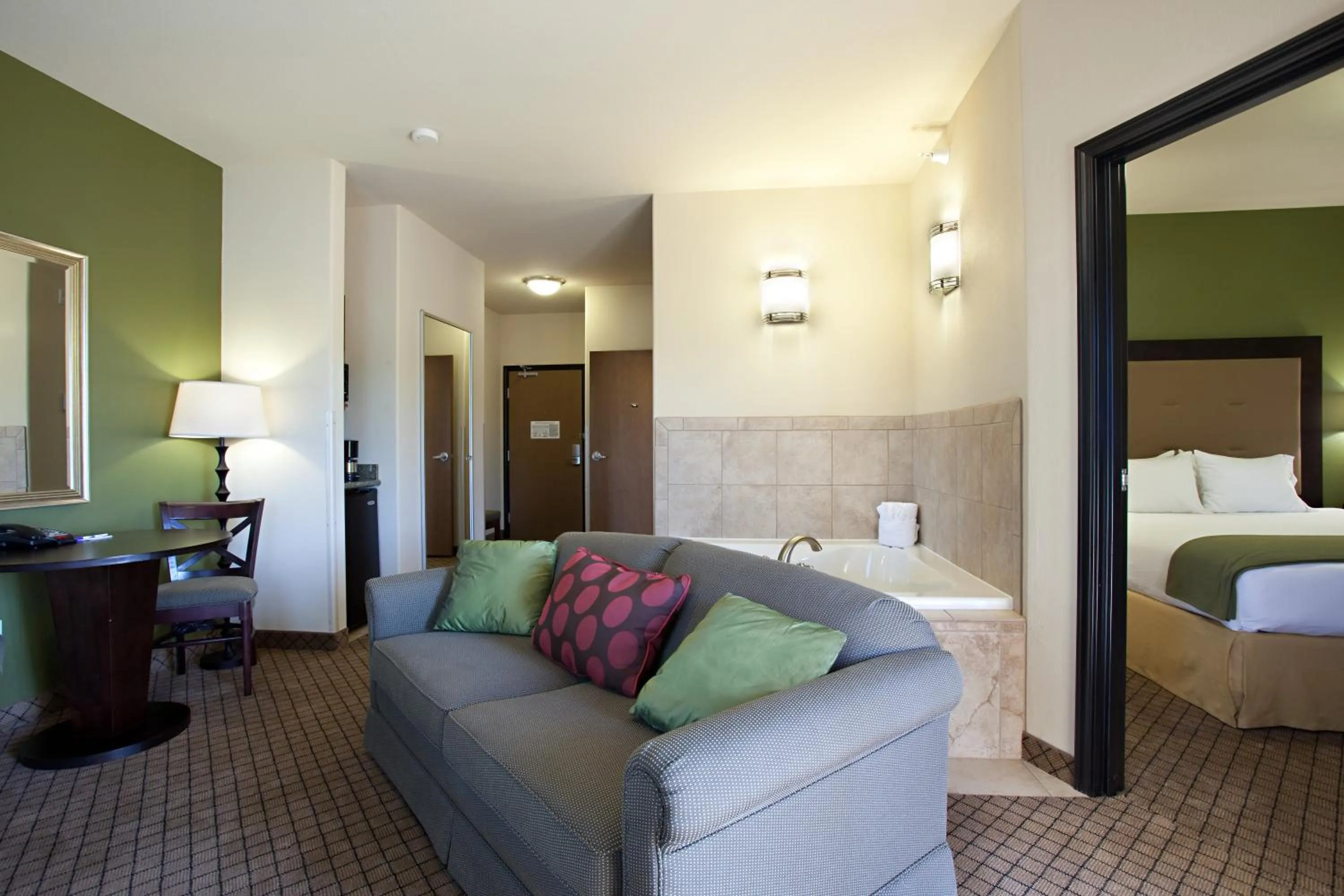 Photo of the whole room, Bed in Holiday Inn Express Hotel & Suites Silt - Rifle by IHG