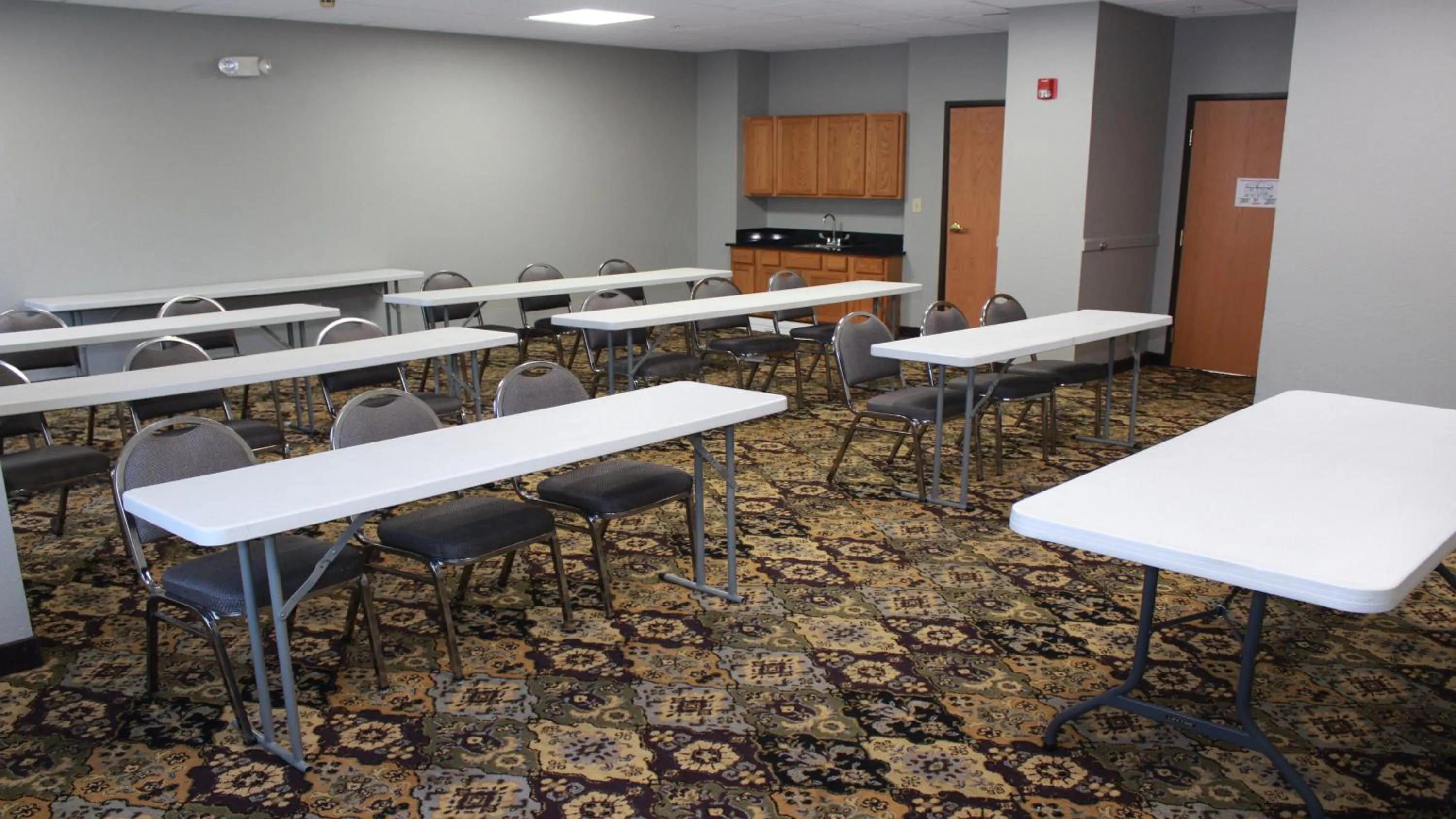 Meeting/conference room in Holiday Inn Express & Suites Wilson-Downtown by IHG