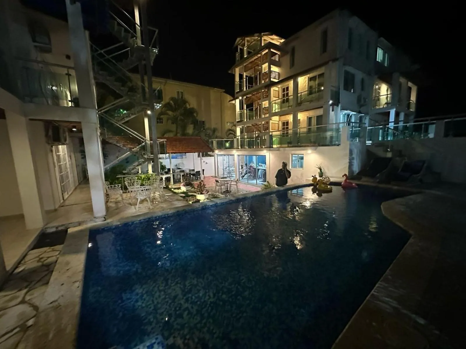 Restaurant/places to eat in Hotel Neptuno Refugio