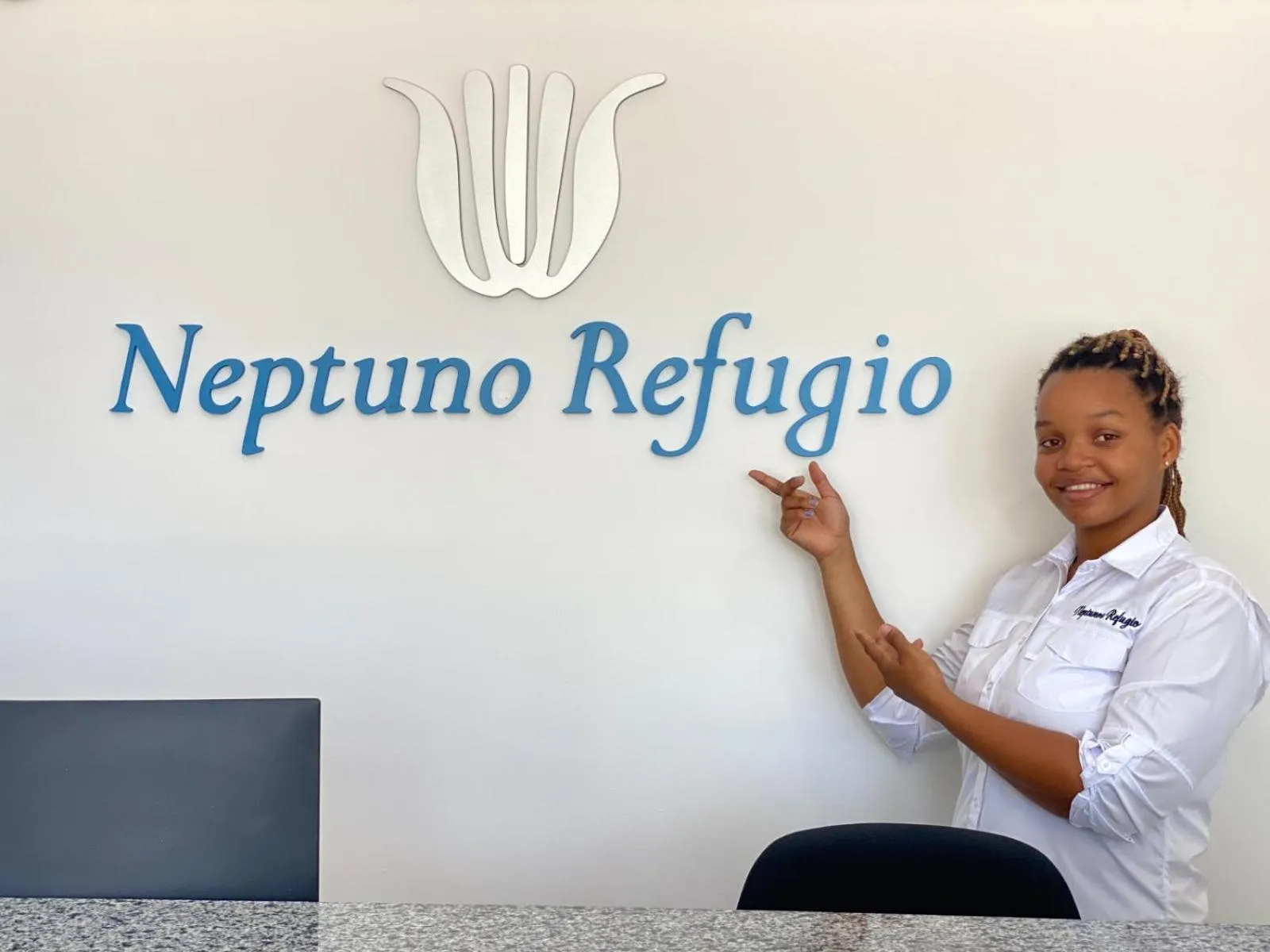 Logo/Certificate/Sign in Hotel Neptuno Refugio