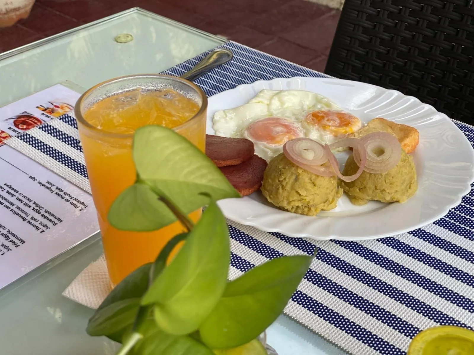 Breakfast in Hotel Neptuno Refugio