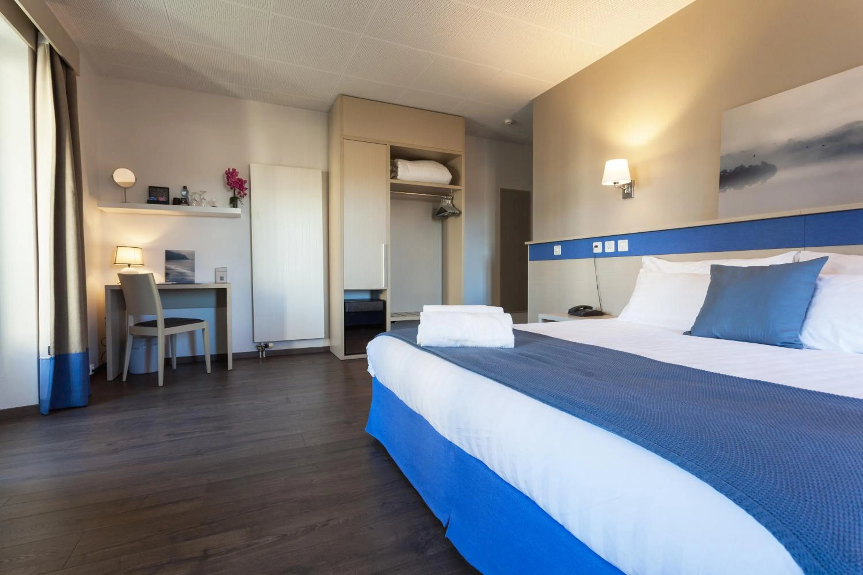 Photo of the whole room, Bed in Hotel La Longeraie