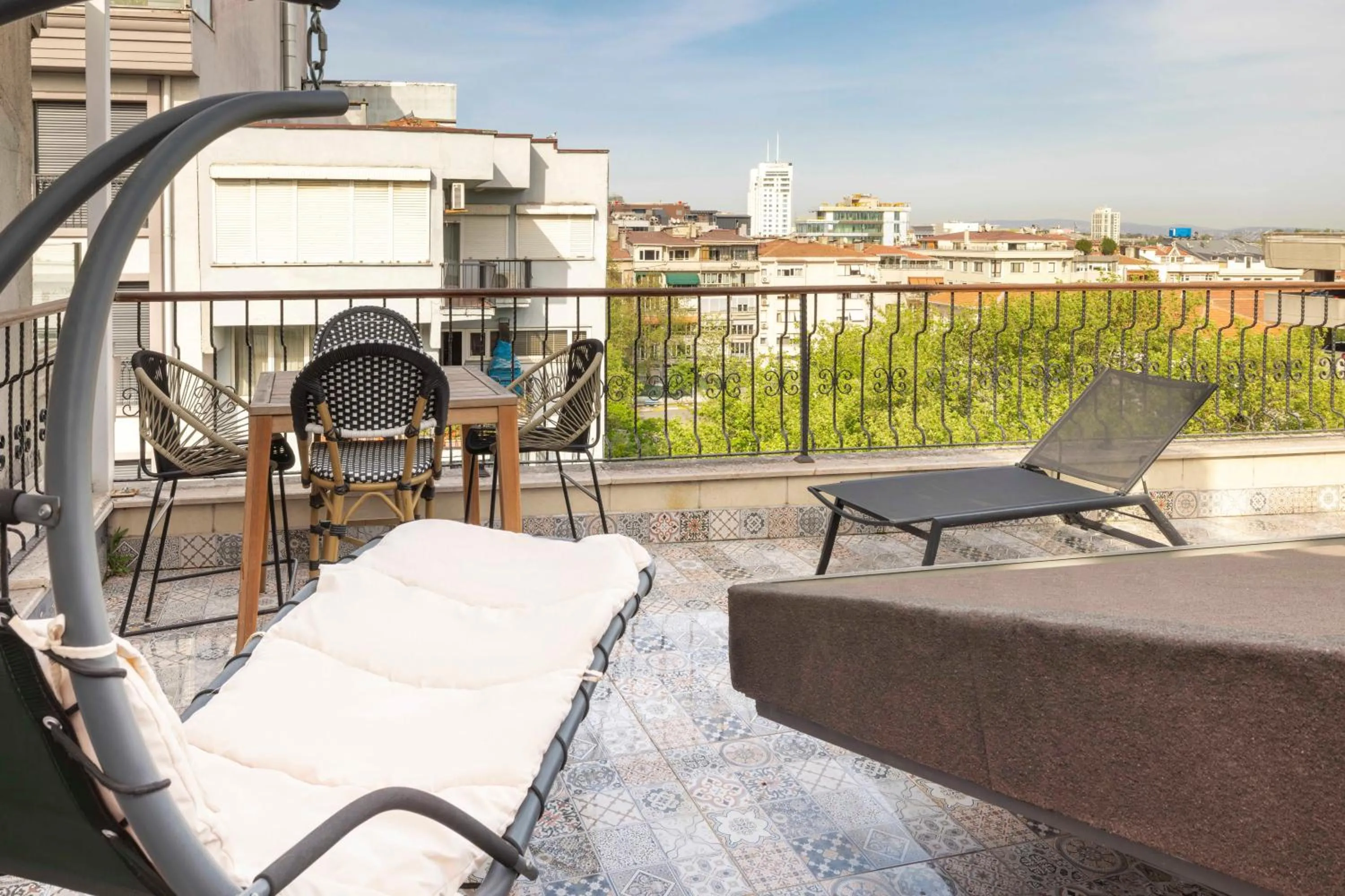 Day in Nardi Nişantaşı