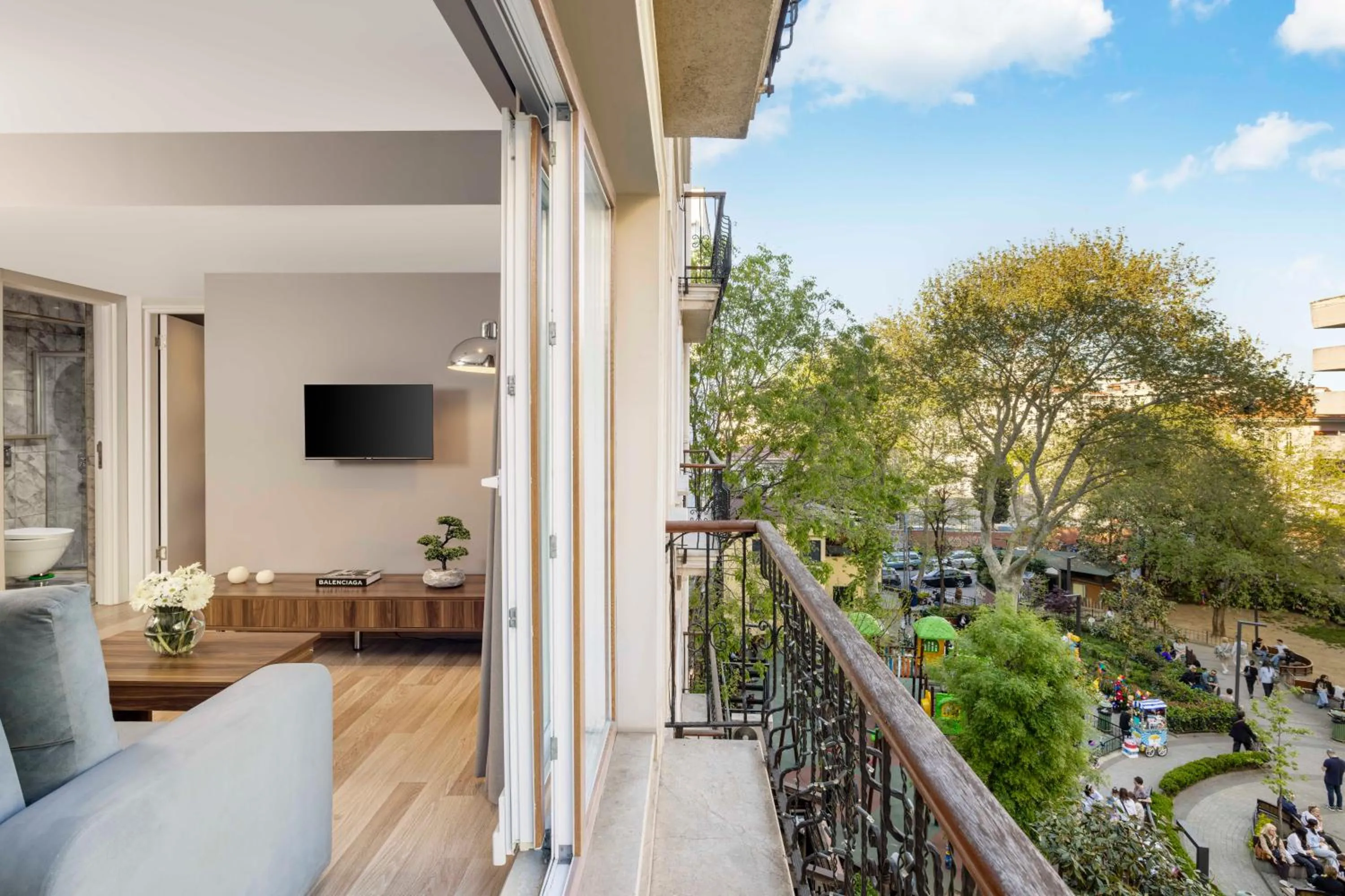 Day in Nardi Nişantaşı