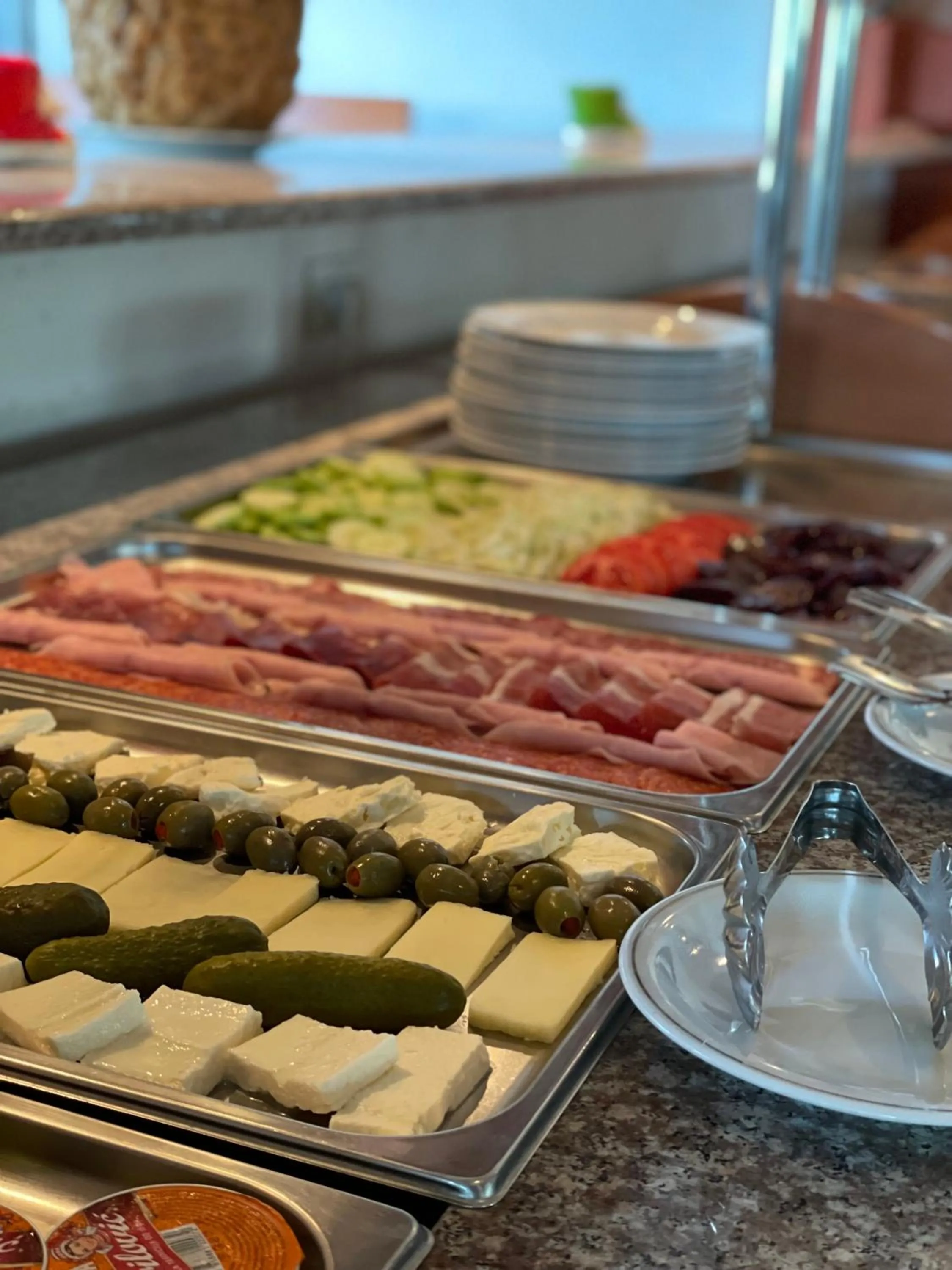 Buffet breakfast in Hotel R