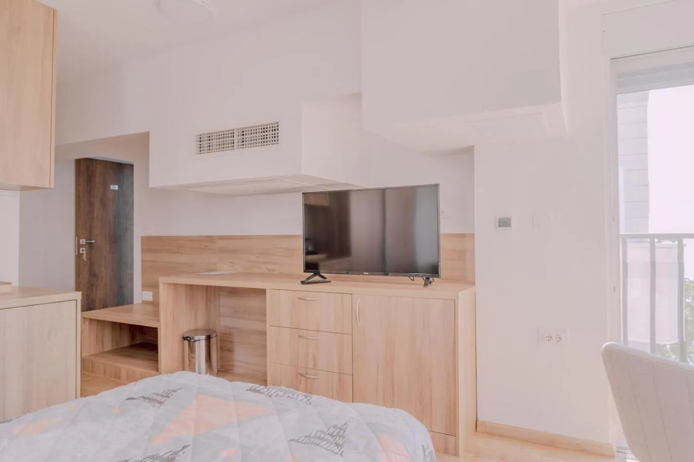 Photo of the whole room in Hotel R