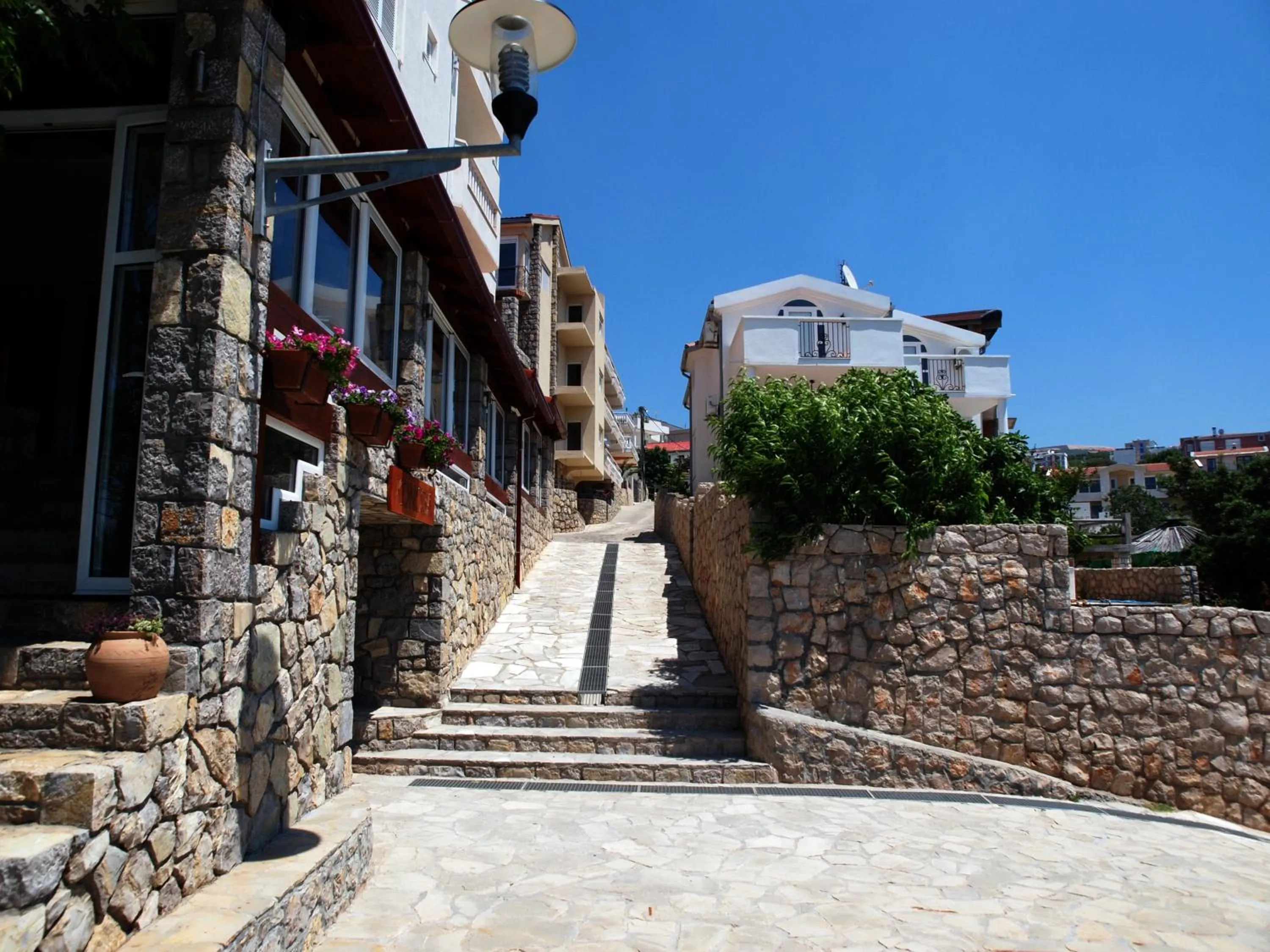 Property building in Hotel R