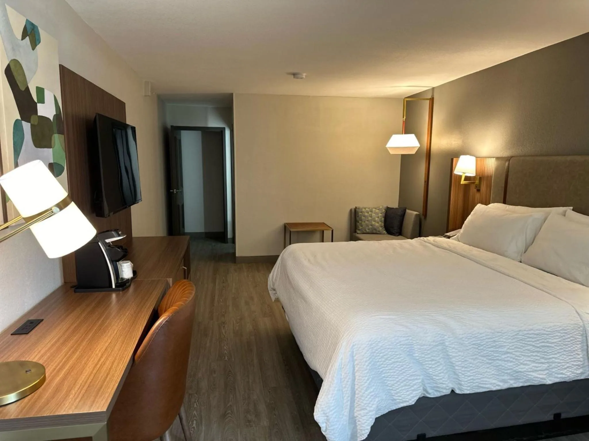 Photo of the whole room, Bed in Holiday Inn Roanoke - Tanglewood Route 419 & I 581 by IHG