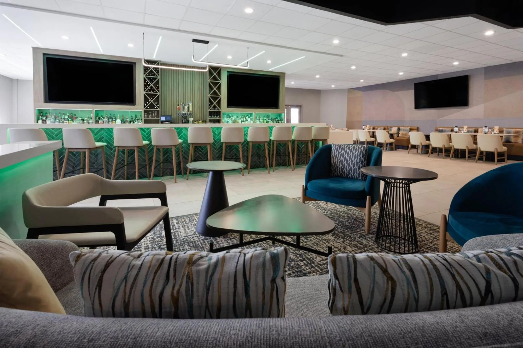 Restaurant/places to eat in Holiday Inn Roanoke - Tanglewood Route 419 & I 581 by IHG