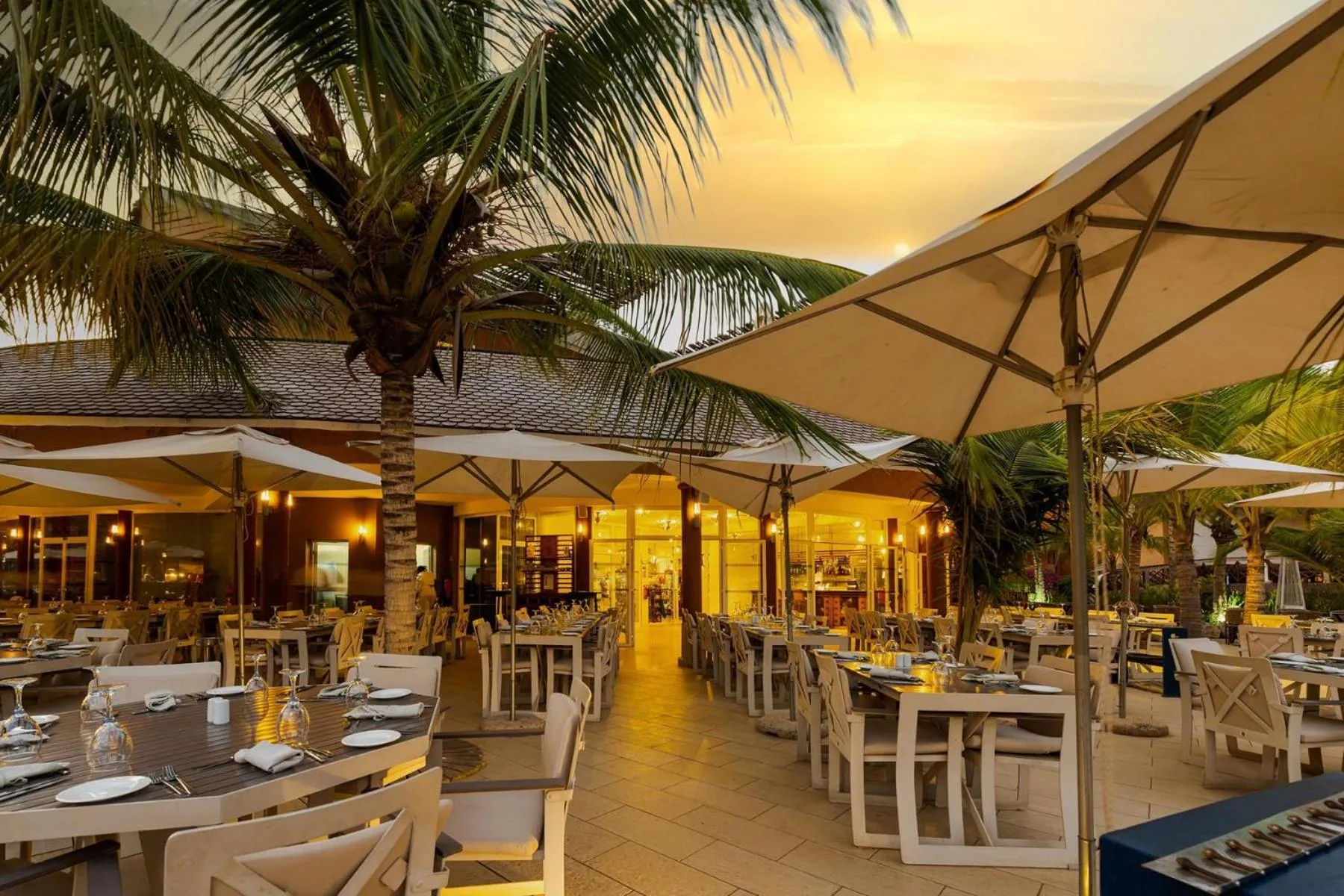 Restaurant/places to eat in Movenpick Resort Lamantin Saly
