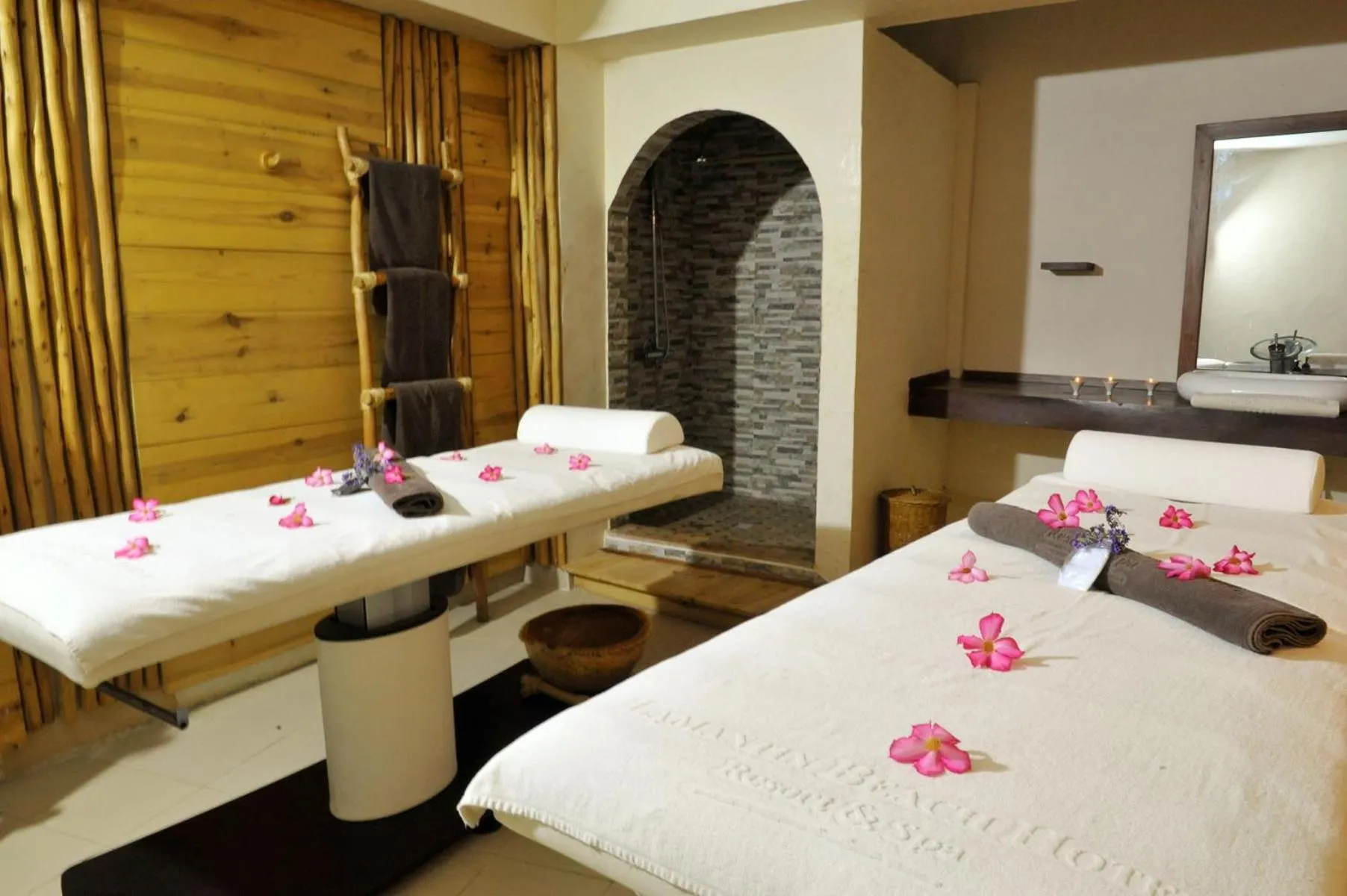 Massage, Bed in Movenpick Resort Lamantin Saly