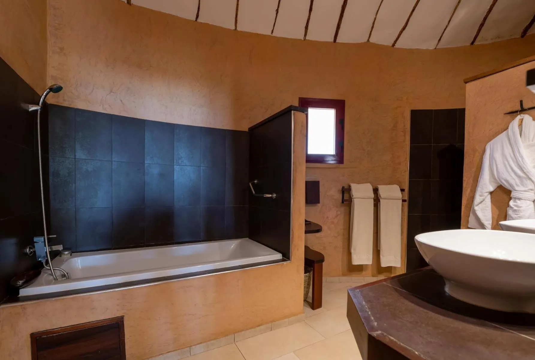 Bath in Movenpick Resort Lamantin Saly