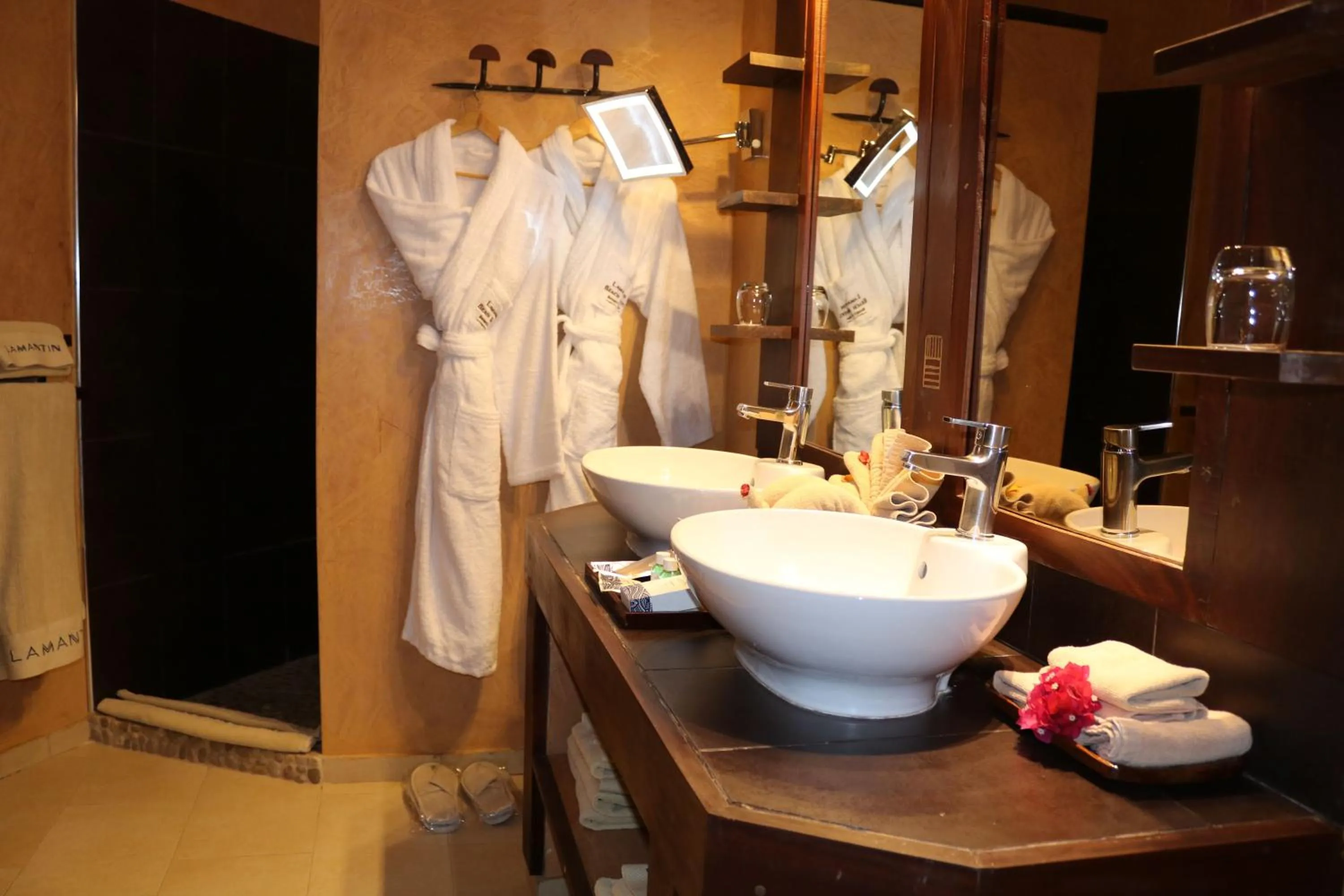 Toilet in Movenpick Resort Lamantin Saly