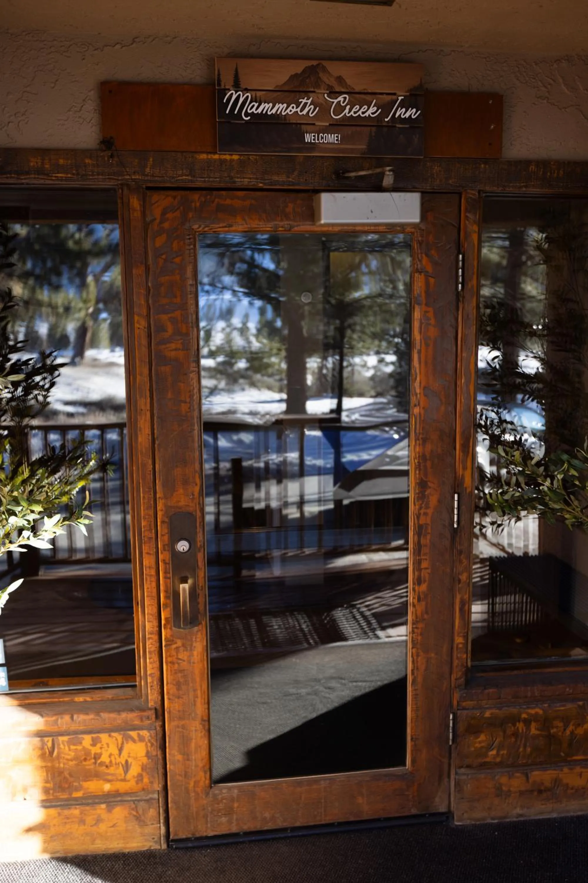 Property building in The Mammoth Creek Inn