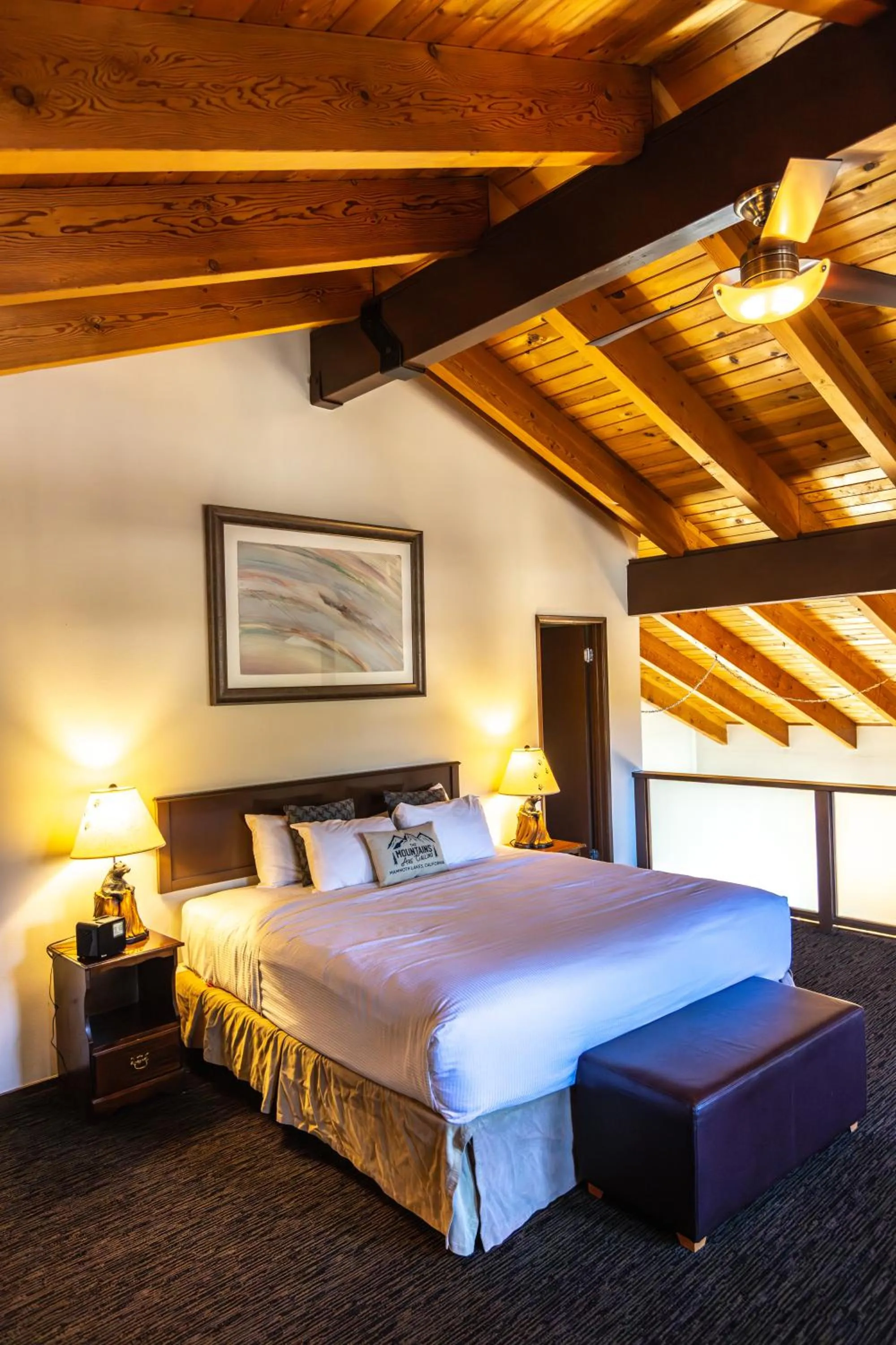 Bedroom, Bed in The Mammoth Creek Inn