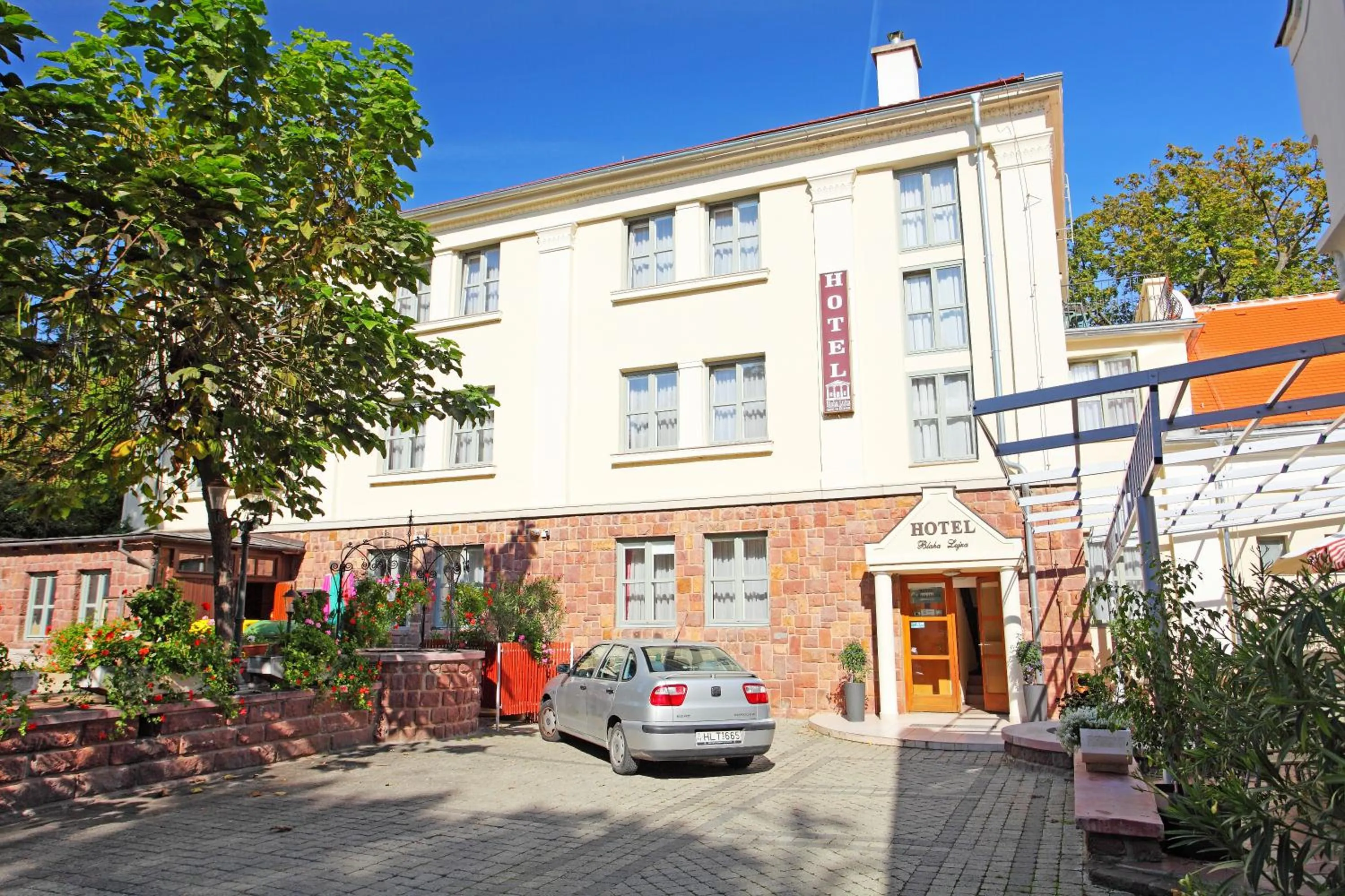 Property building in Hotel Blaha Lujza