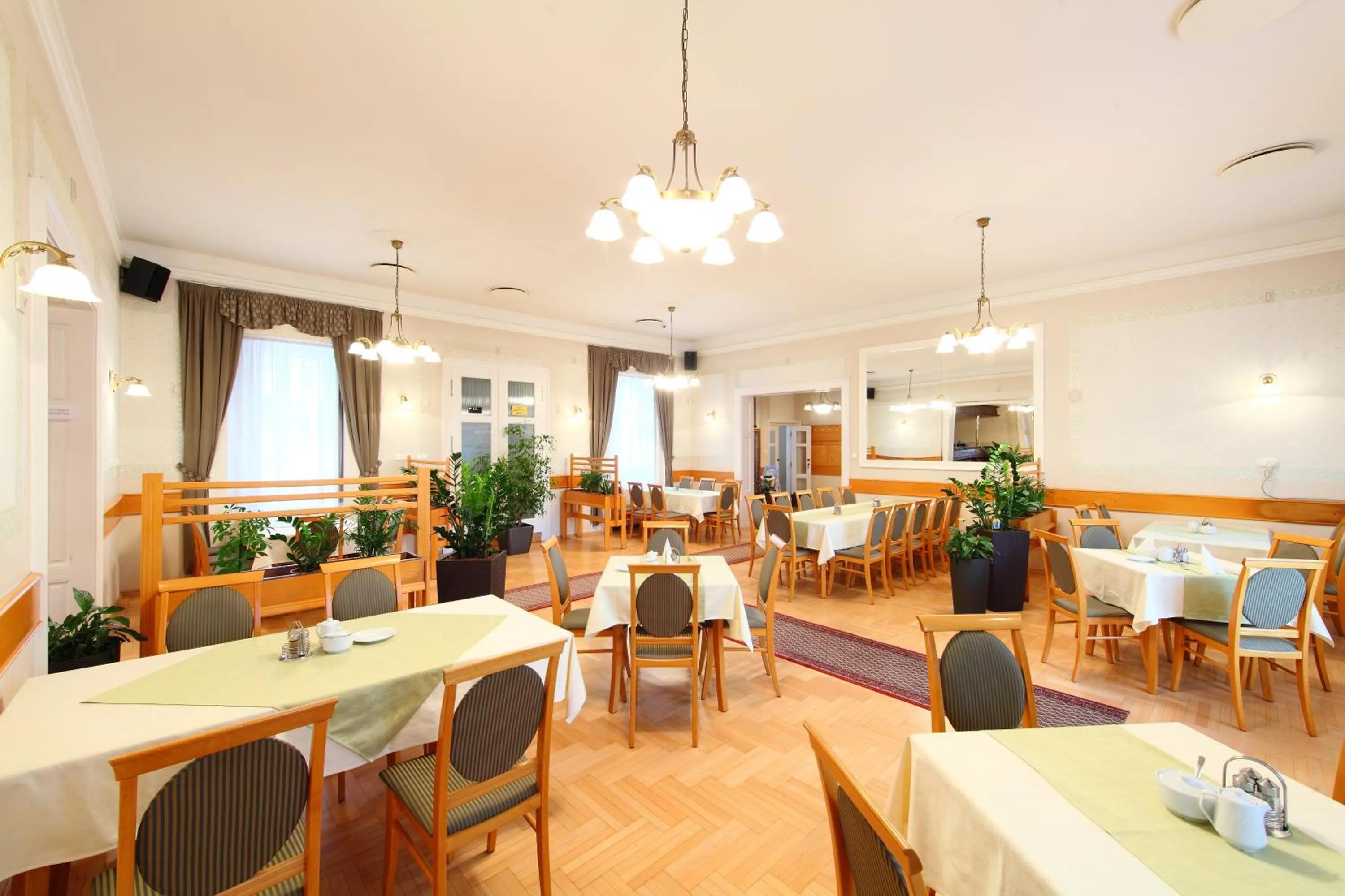 Restaurant/places to eat in Hotel Blaha Lujza