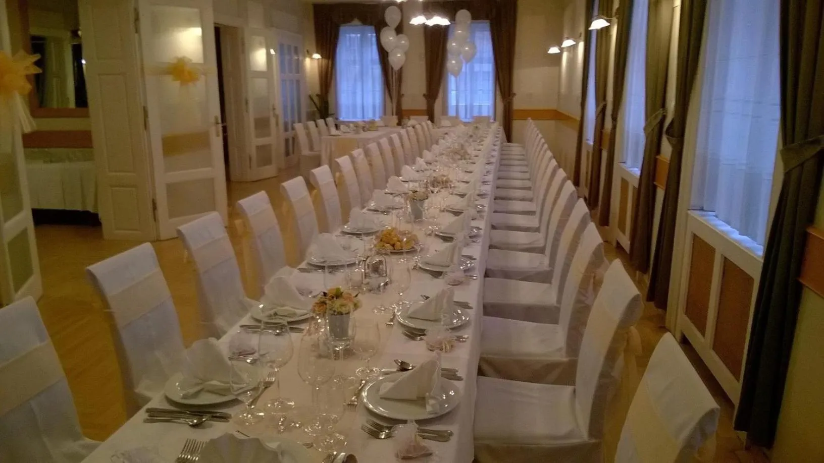 Restaurant/places to eat in Hotel Blaha Lujza