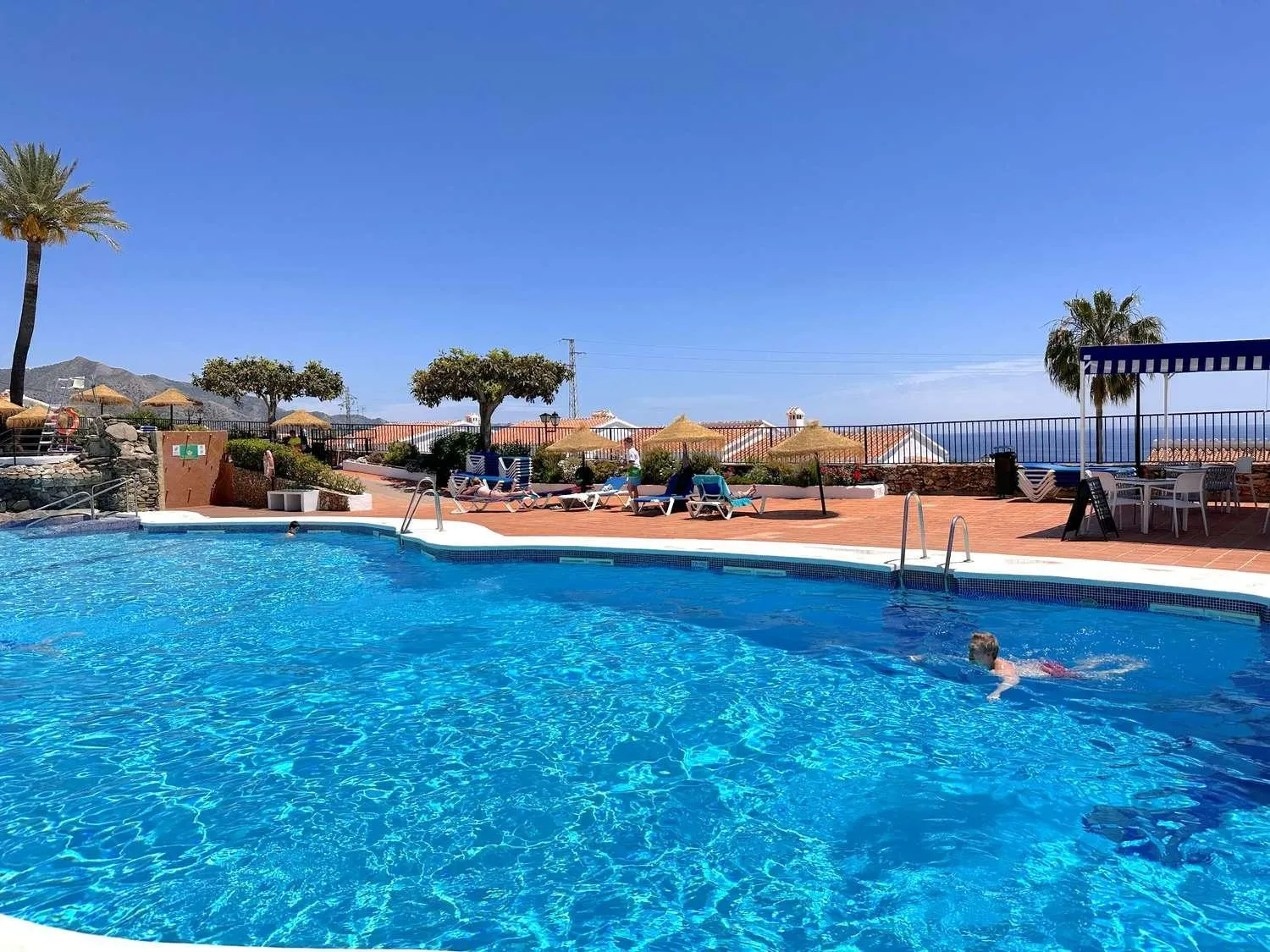 Swimming pool in Los Naranjos 11B Capistrano Casasol
