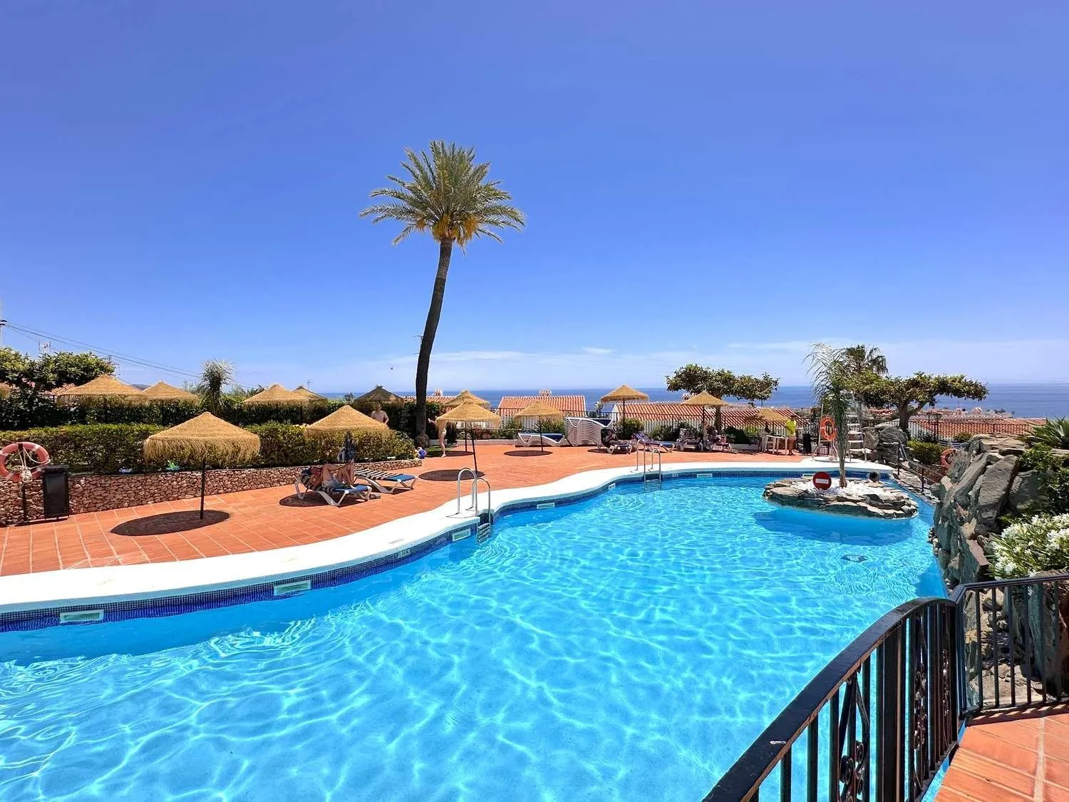 Swimming pool in Los Naranjos 11B Capistrano Casasol