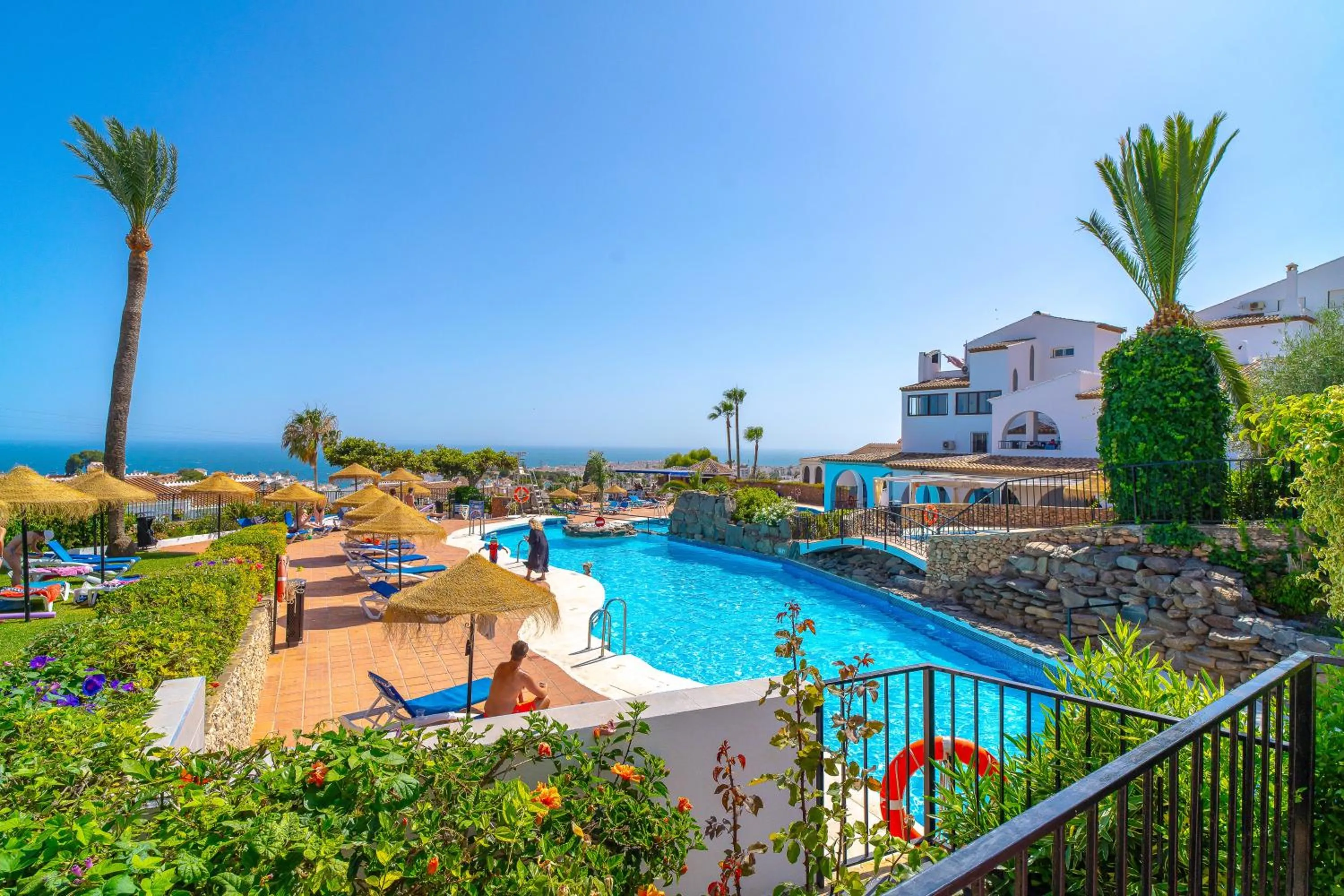 Swimming pool in Los Naranjos 11B Capistrano Casasol