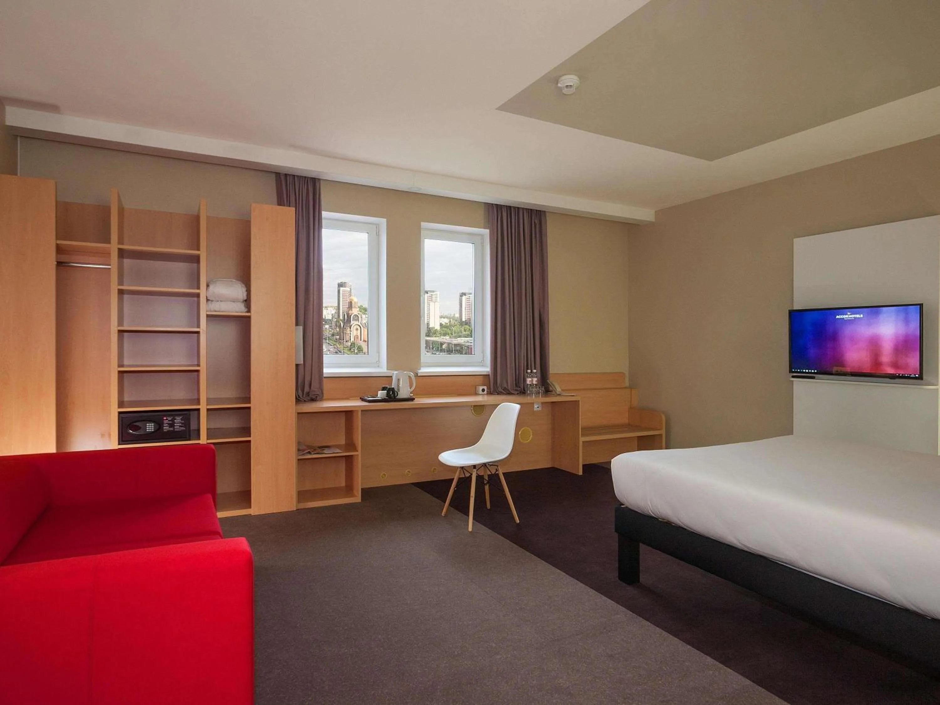 Bedroom, Bed in ibis Kyiv Railway Station