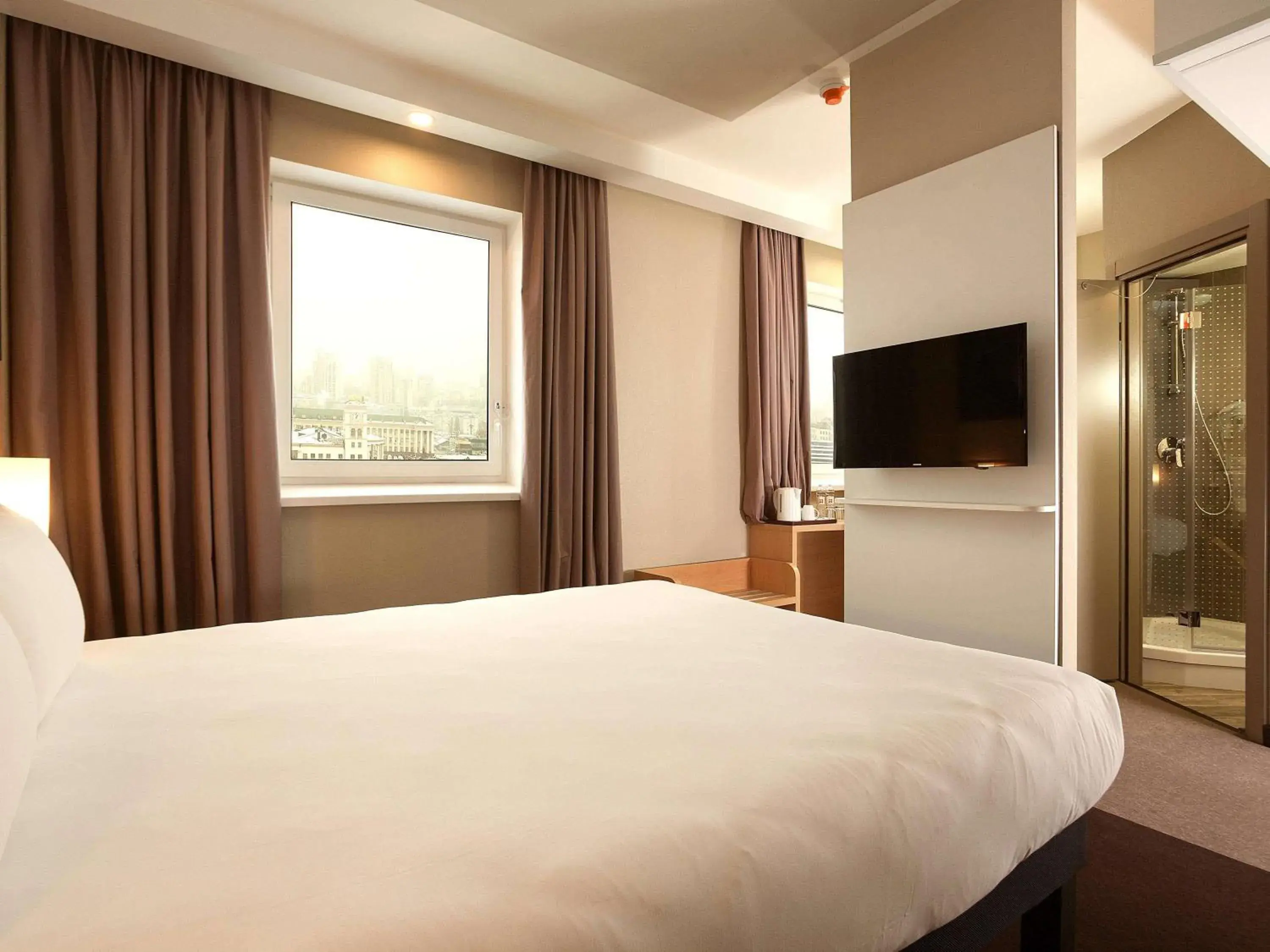 Bedroom, Bed in ibis Kyiv Railway Station Bedroom, Bed in ibis Kyiv Railway Station