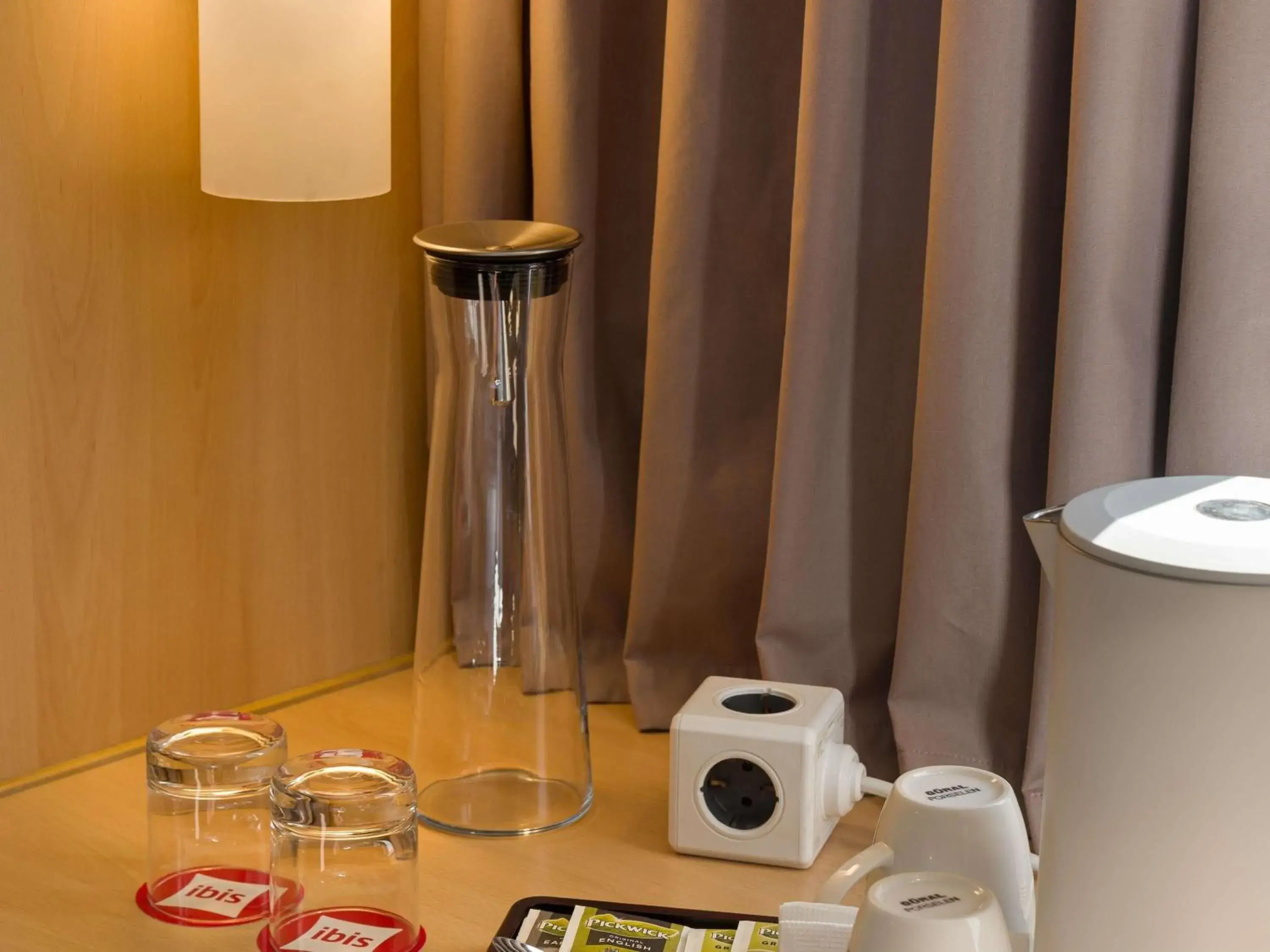 Bedroom in ibis Kyiv Railway Station Bedroom in ibis Kyiv Railway Station