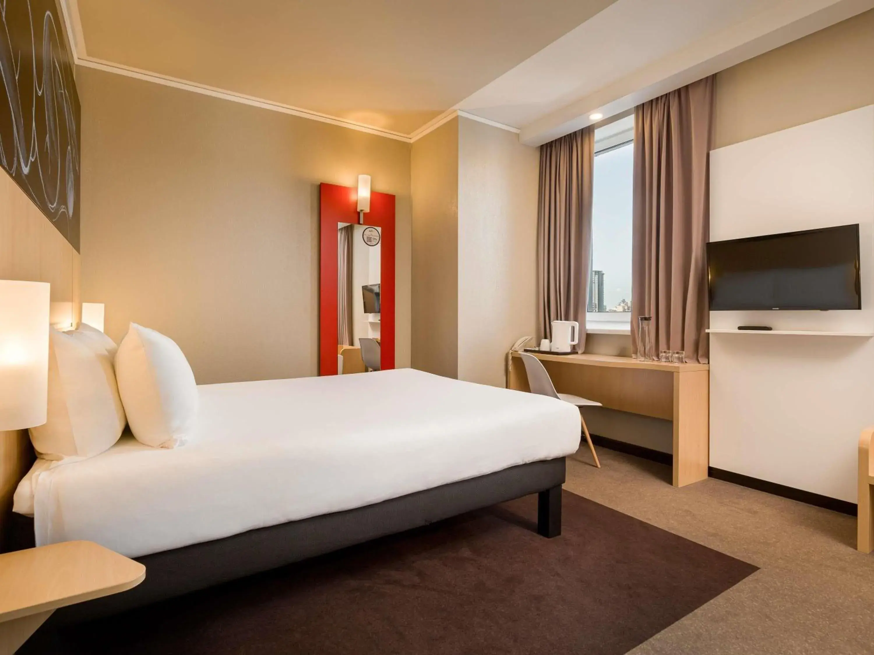 Premium Double Room in ibis Kyiv Railway Station Premium Double Room in ibis Kyiv Railway Station