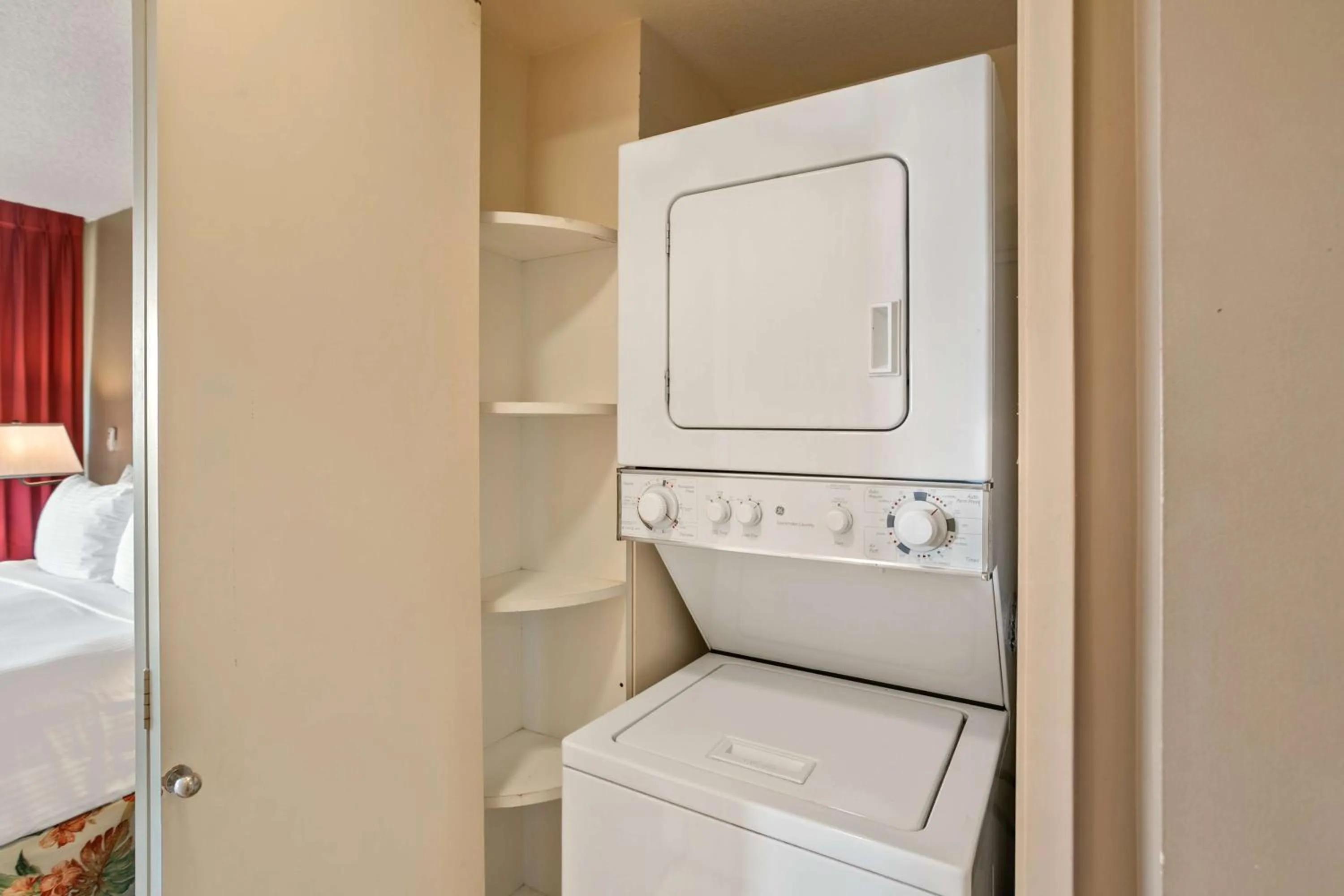 Bed in Aston at the Maui Banyan