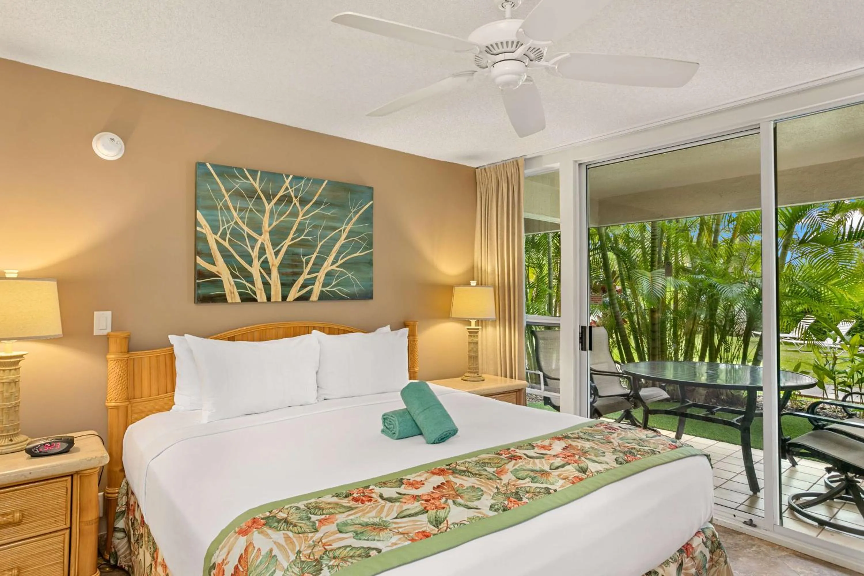 Bed in Aston at the Maui Banyan