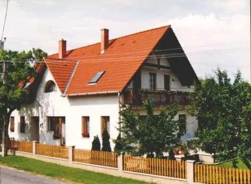 Zsuzsa Panzió Zsuzsa Panzió