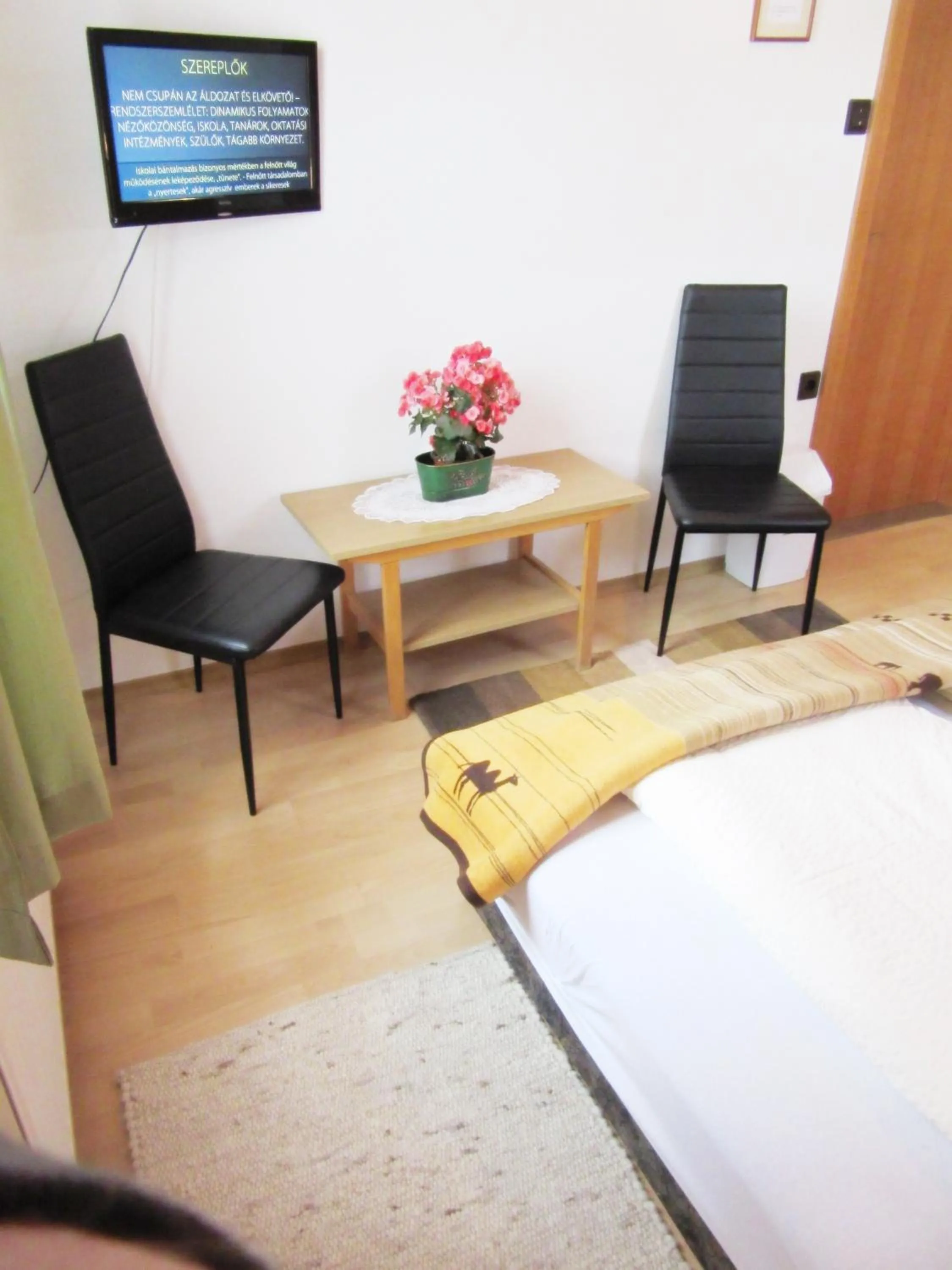 View (from property/room), Bed in Zsuzsa Panzió