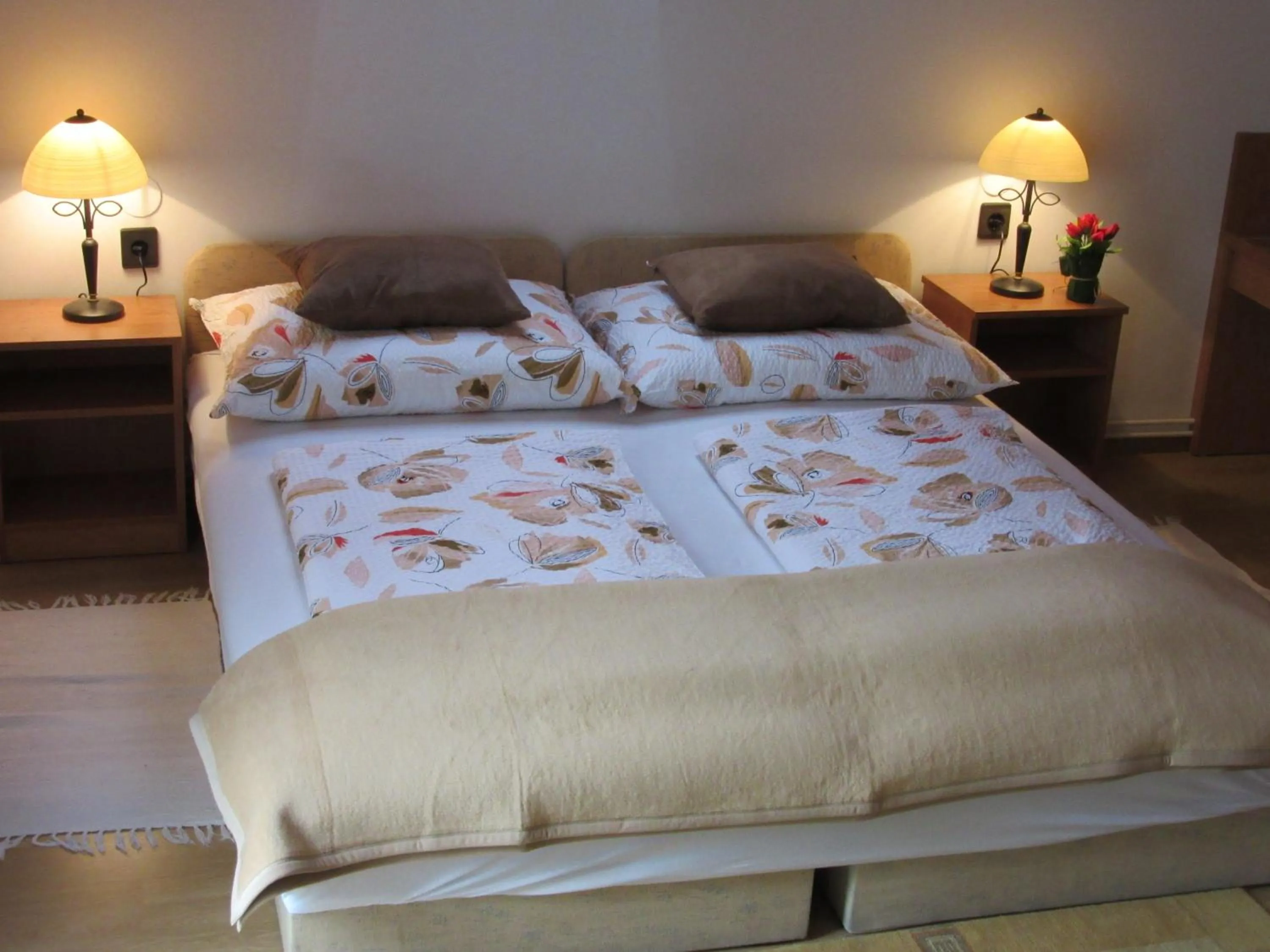 Bedroom, Bed in Zsuzsa Panzió