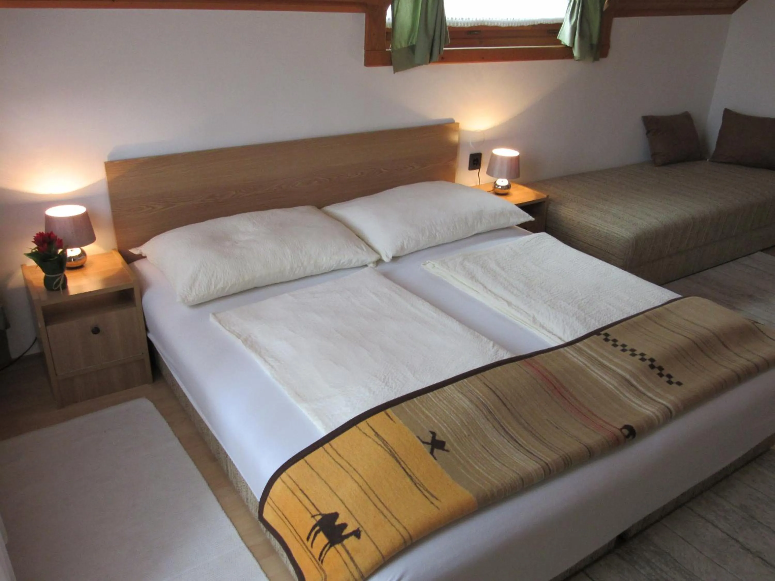 Bedroom, Bed in Zsuzsa Panzió
