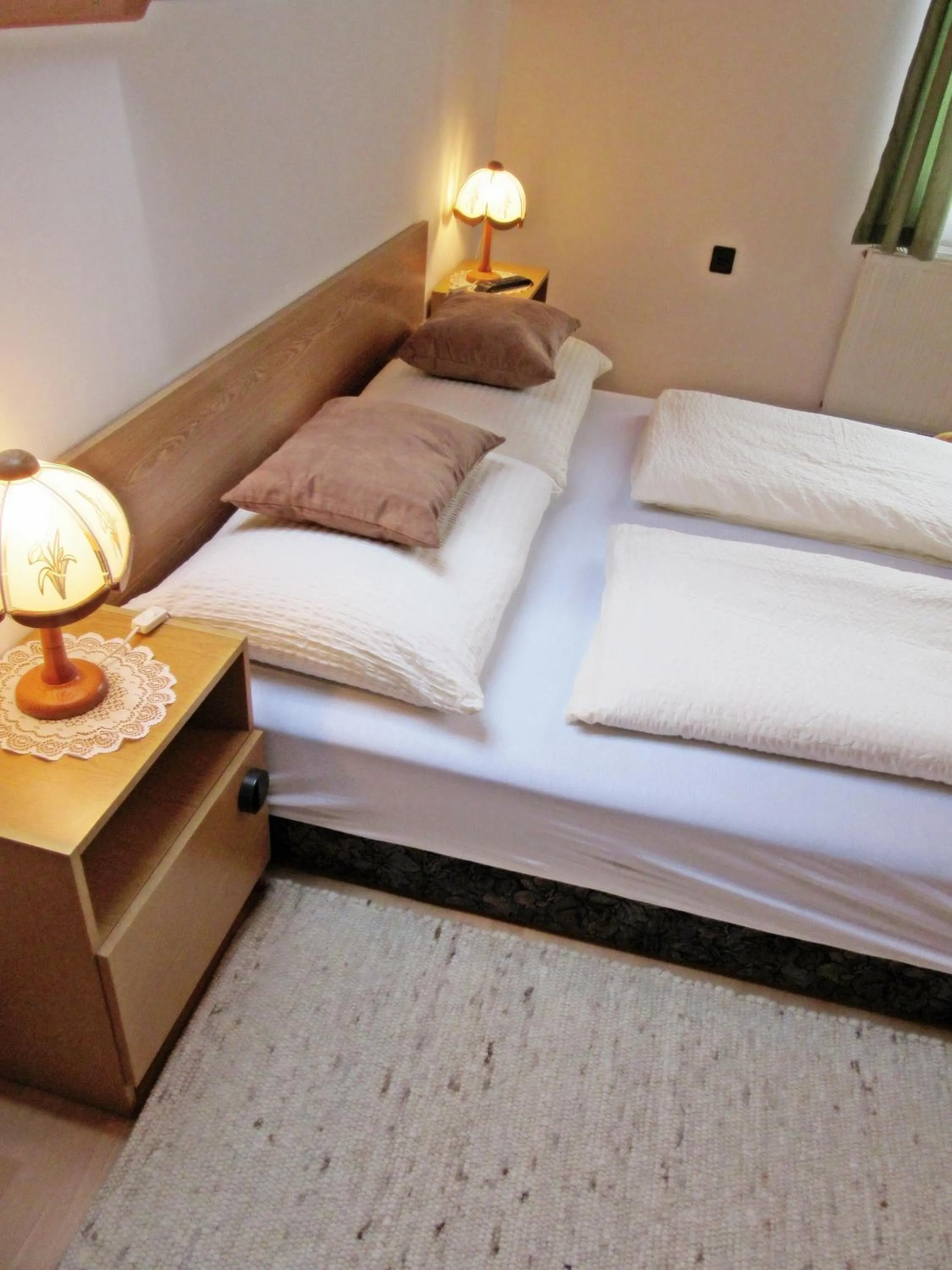 Property building, Bed in Zsuzsa Panzió