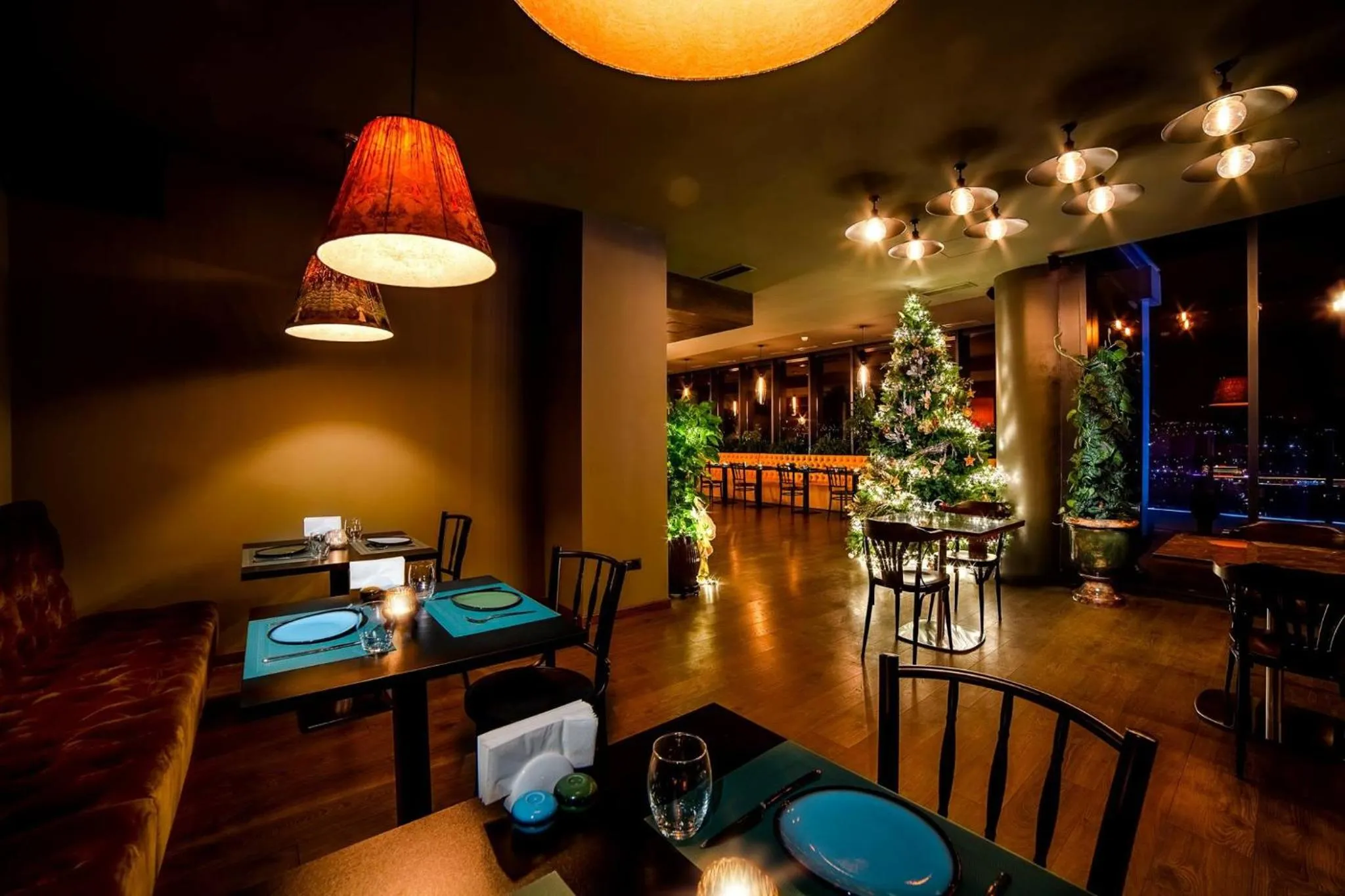 Restaurant/places to eat in King David Residence