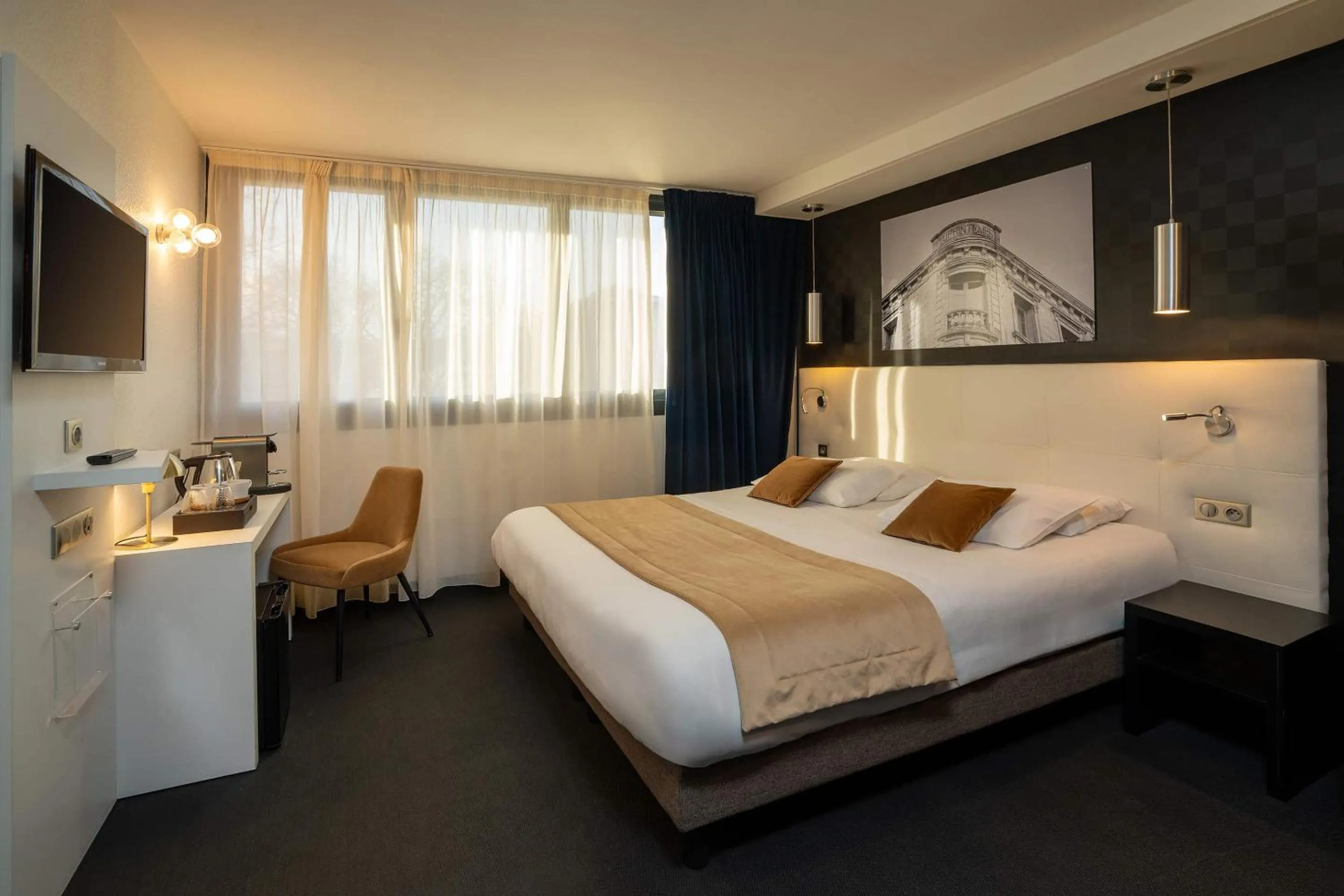 Photo of the whole room, Bed in Best Western Hotel Le Quercy