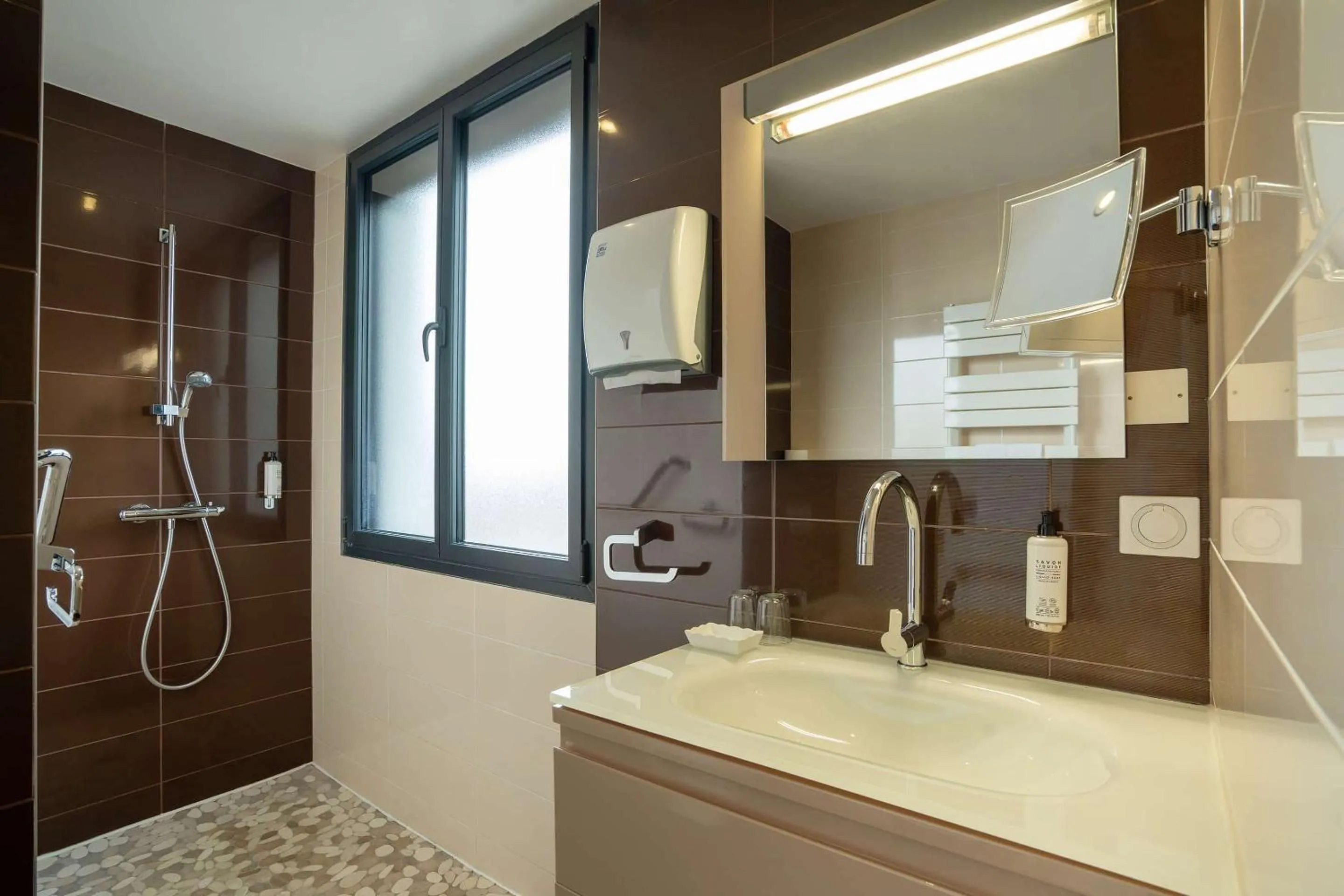 Bathroom in Best Western Hotel Le Quercy